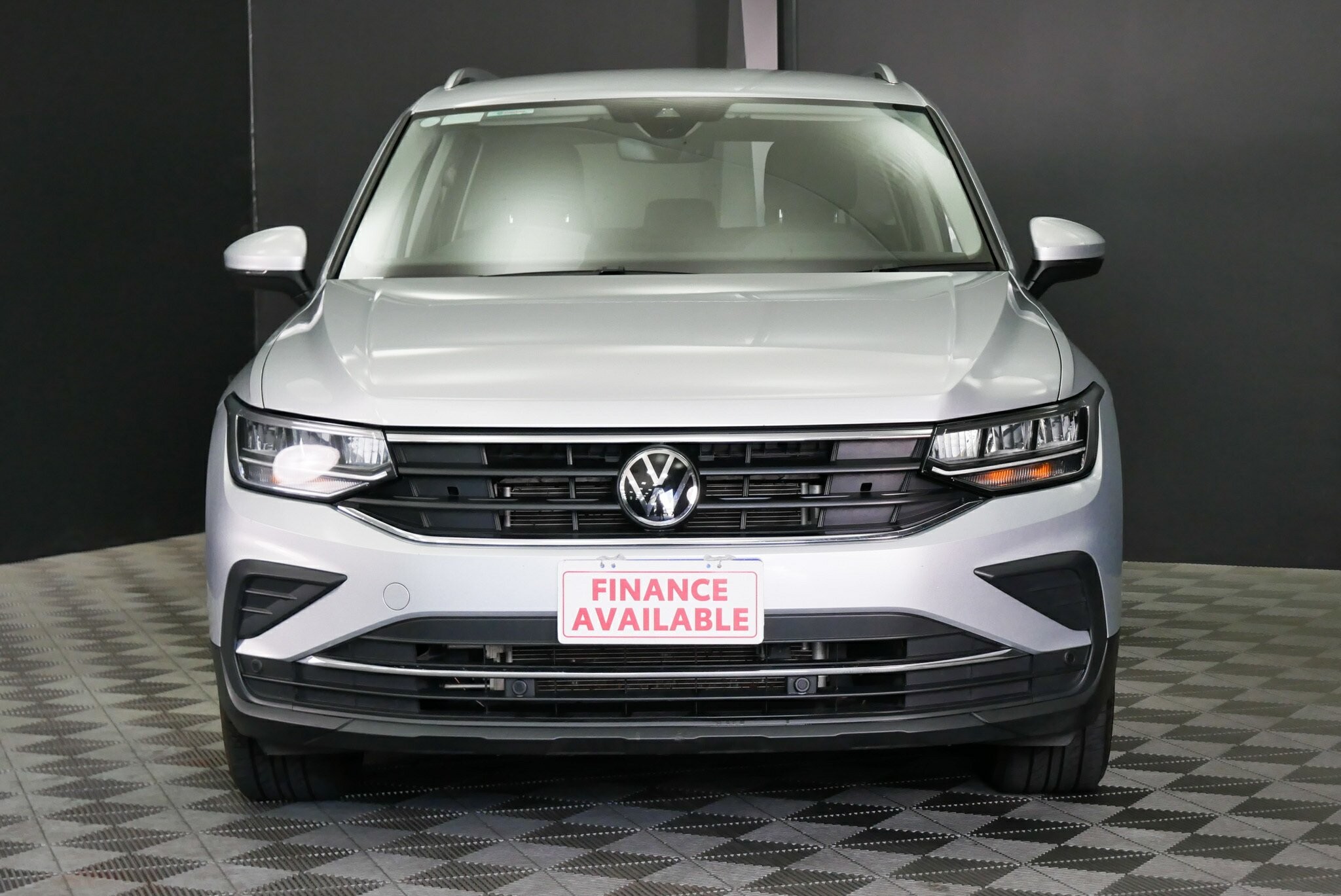 Volkswagen Tiguan image 2