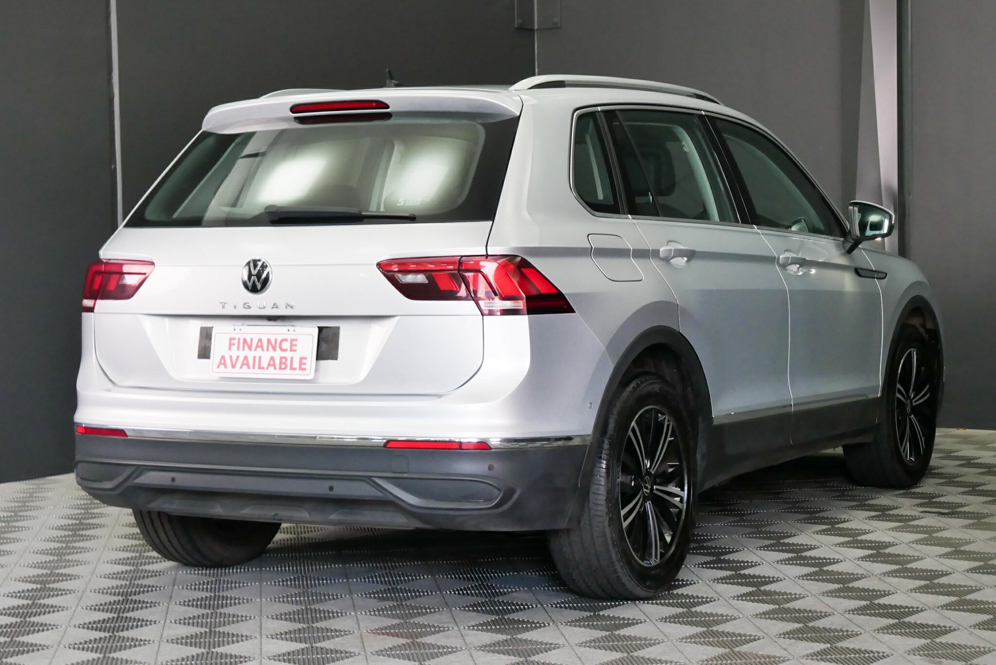 Volkswagen Tiguan image 4
