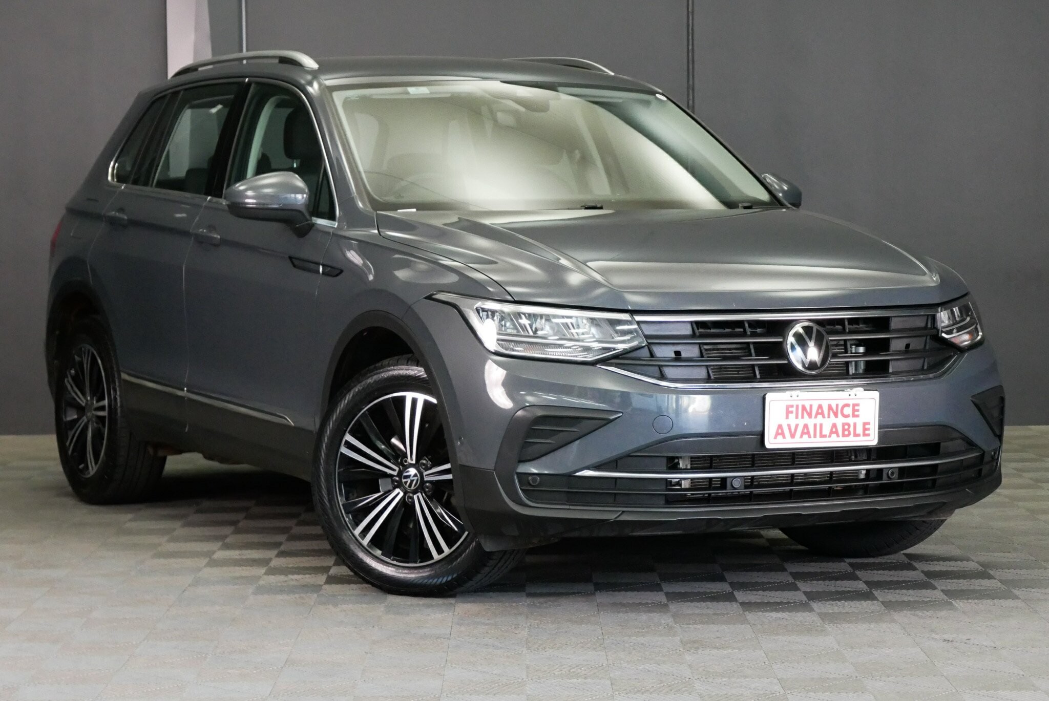 Volkswagen Tiguan image 1
