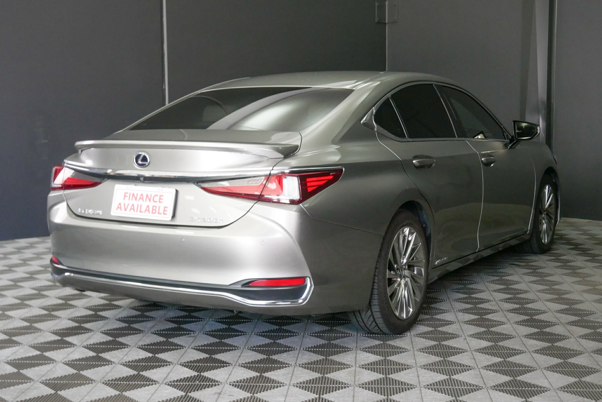 Lexus Es image 4