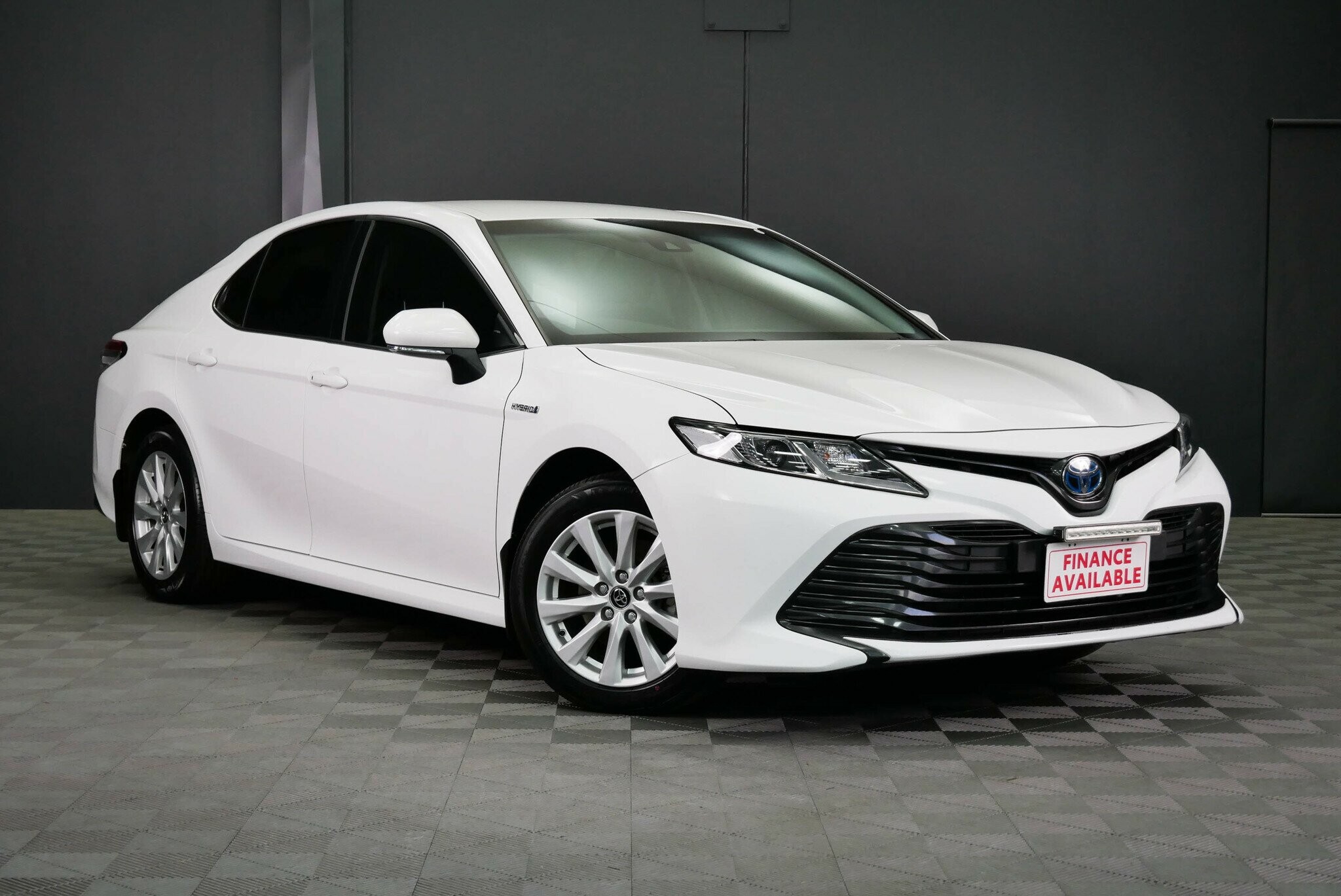 Toyota Camry image 1