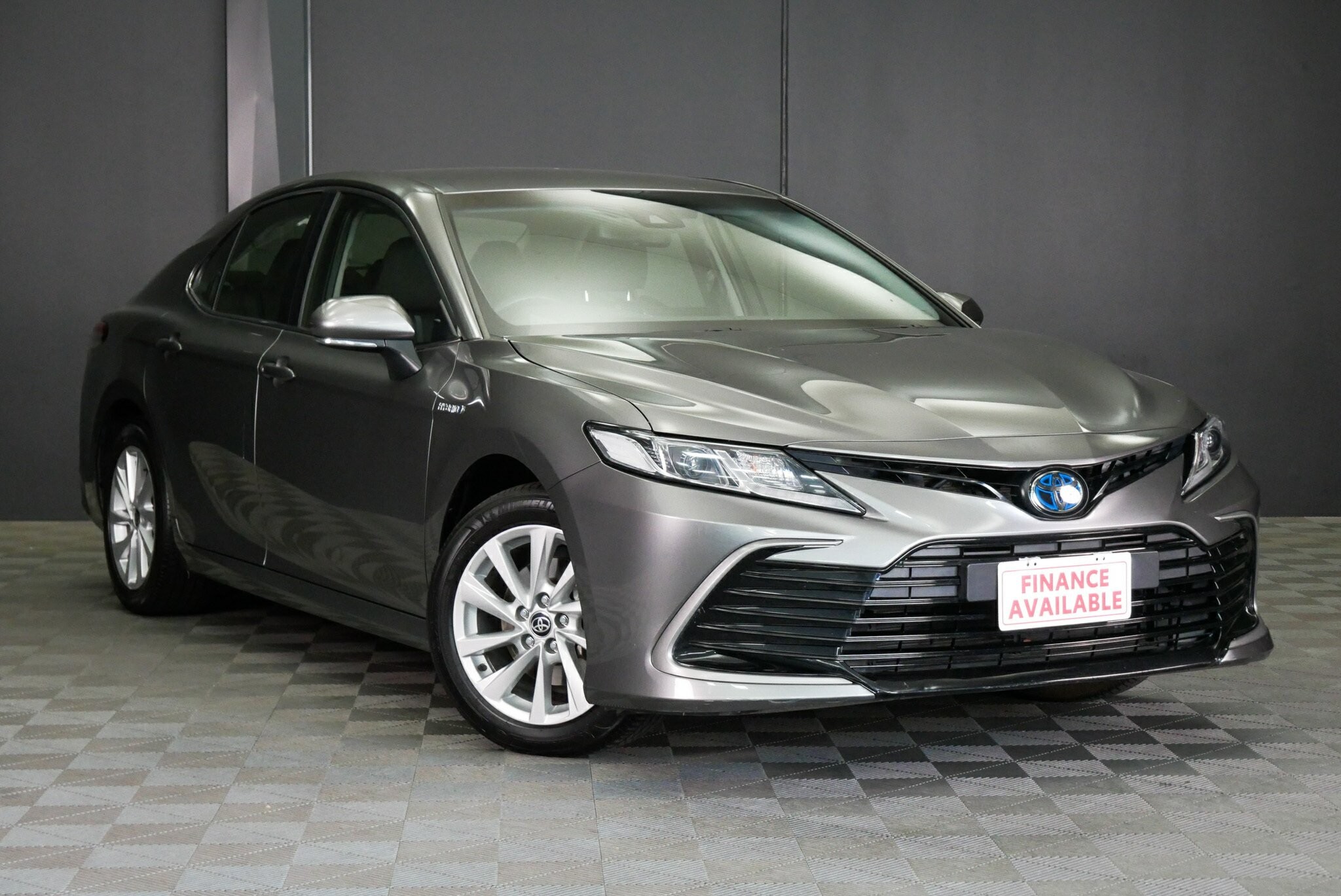 Toyota Camry image 1