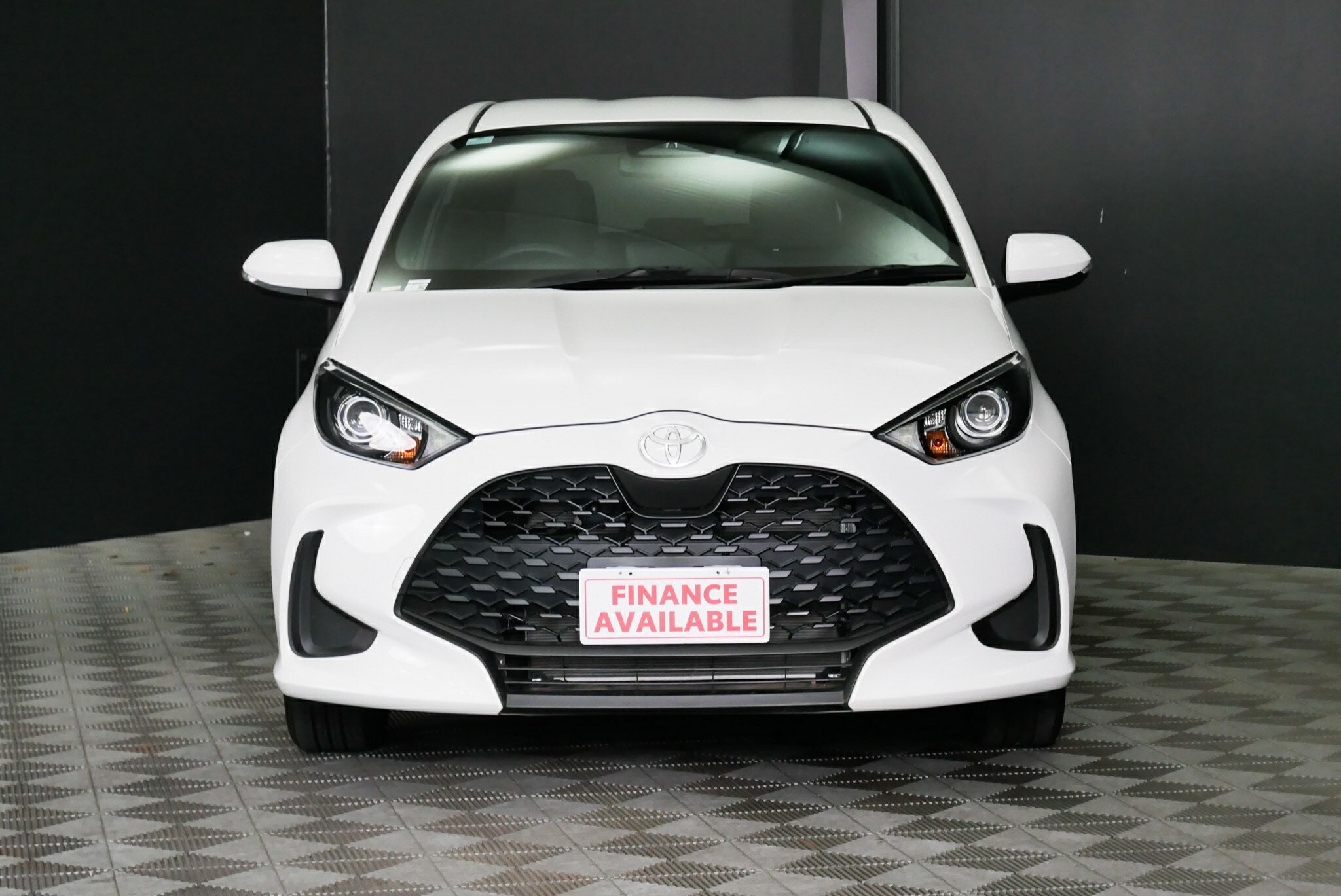 Toyota Yaris image 2