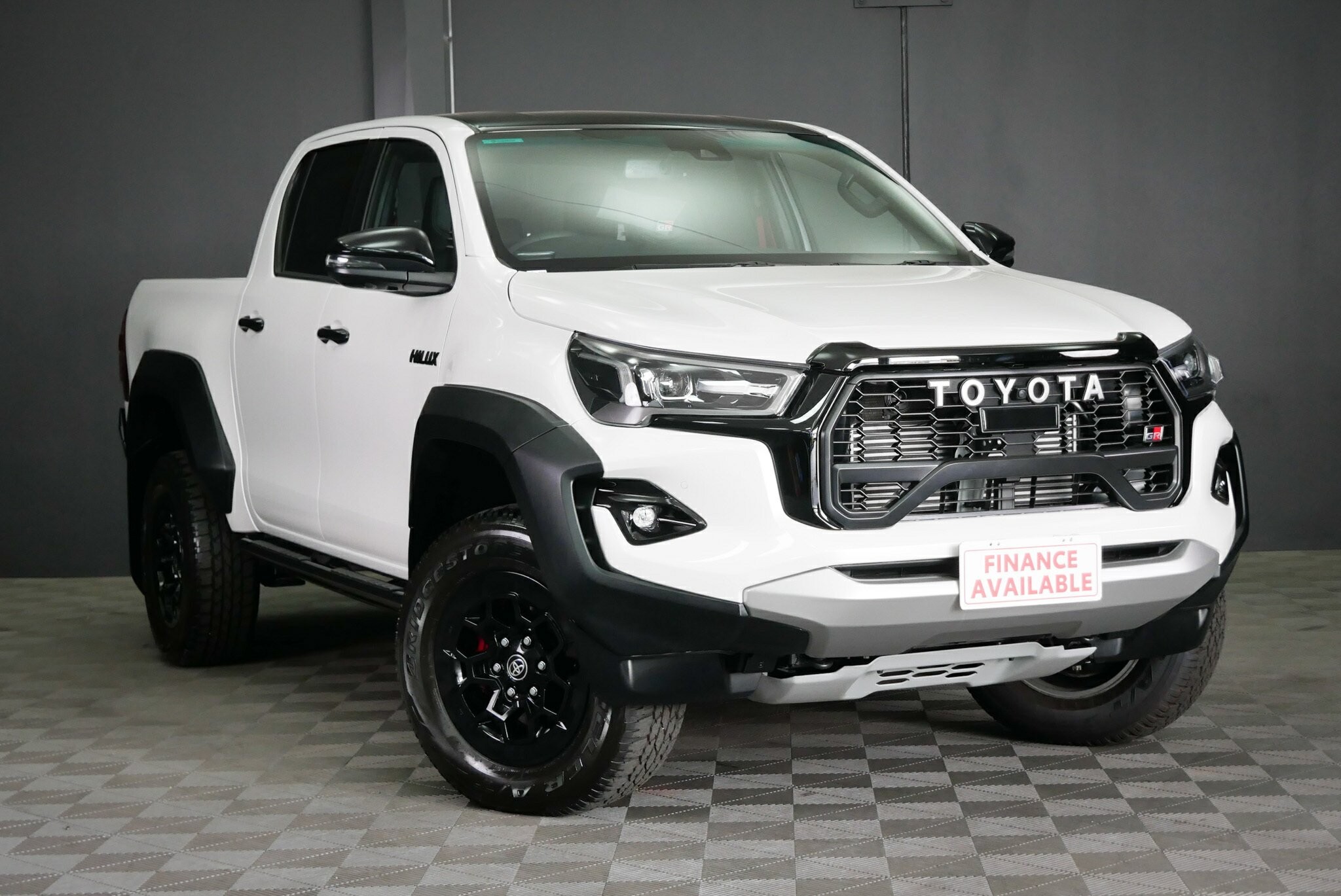 Toyota Hilux image 1