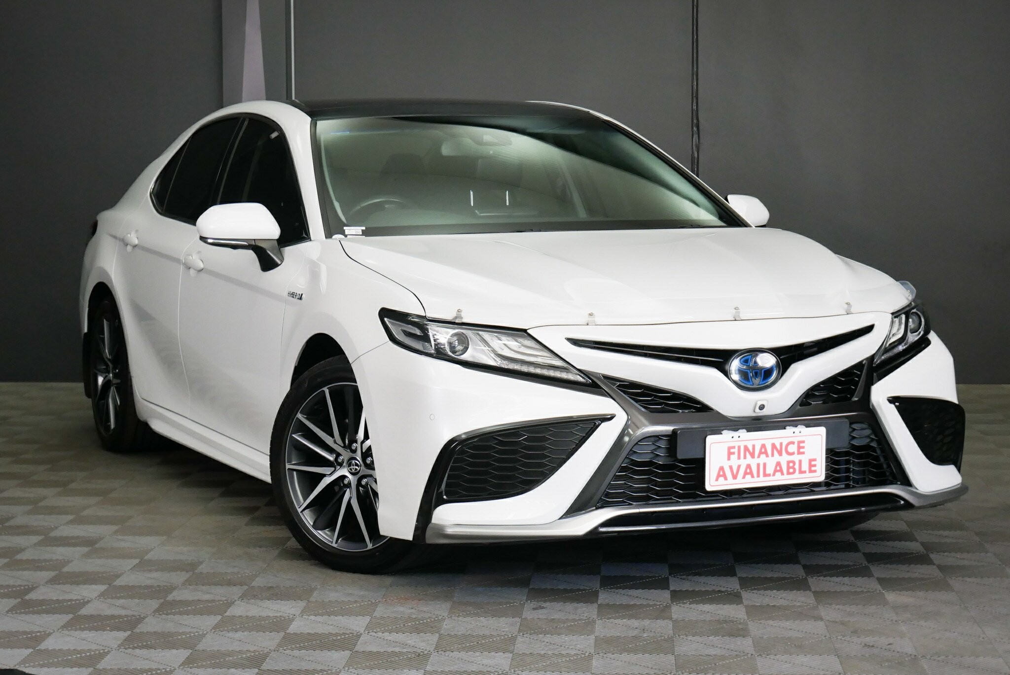Toyota Camry image 1
