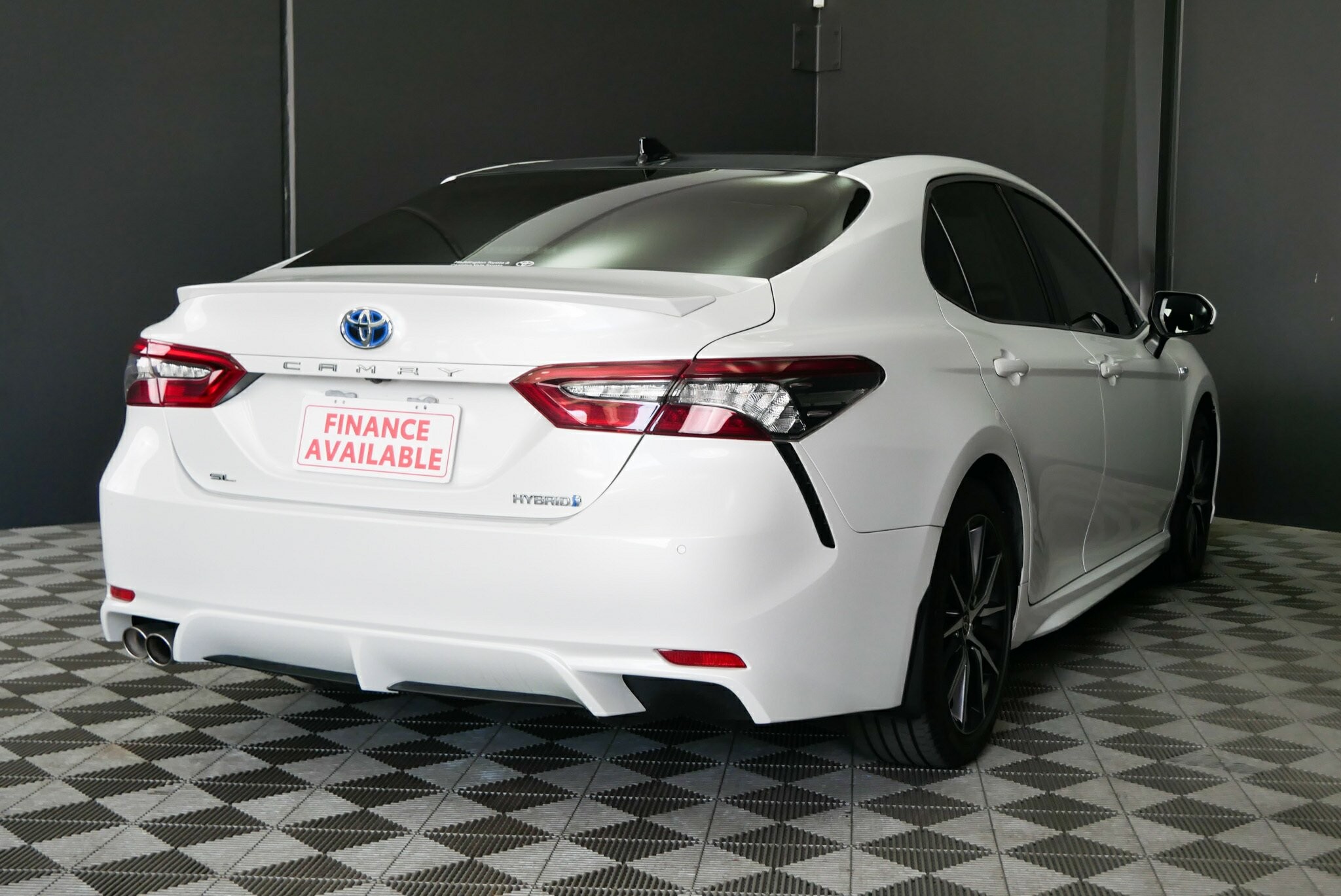 Toyota Camry image 4
