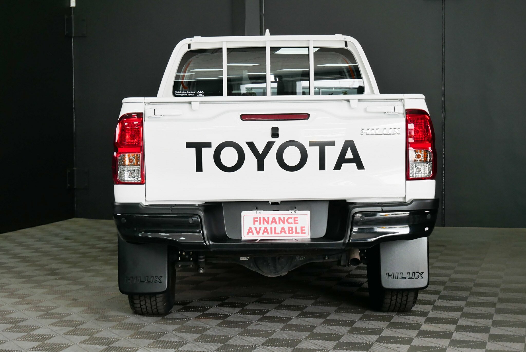 Toyota Hilux image 4