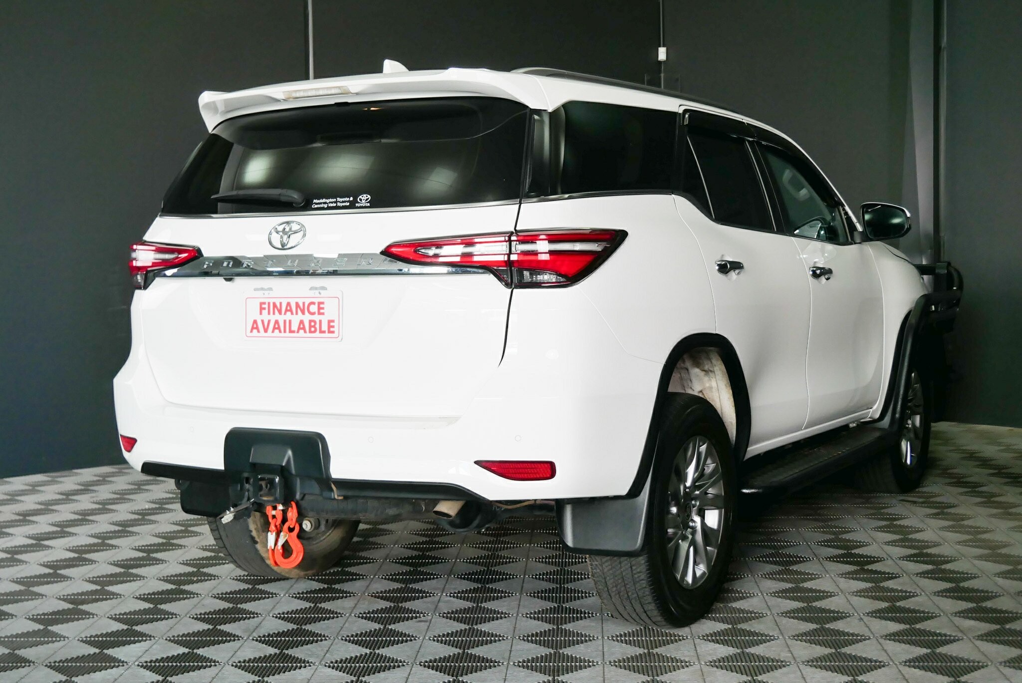 Toyota Fortuner image 4