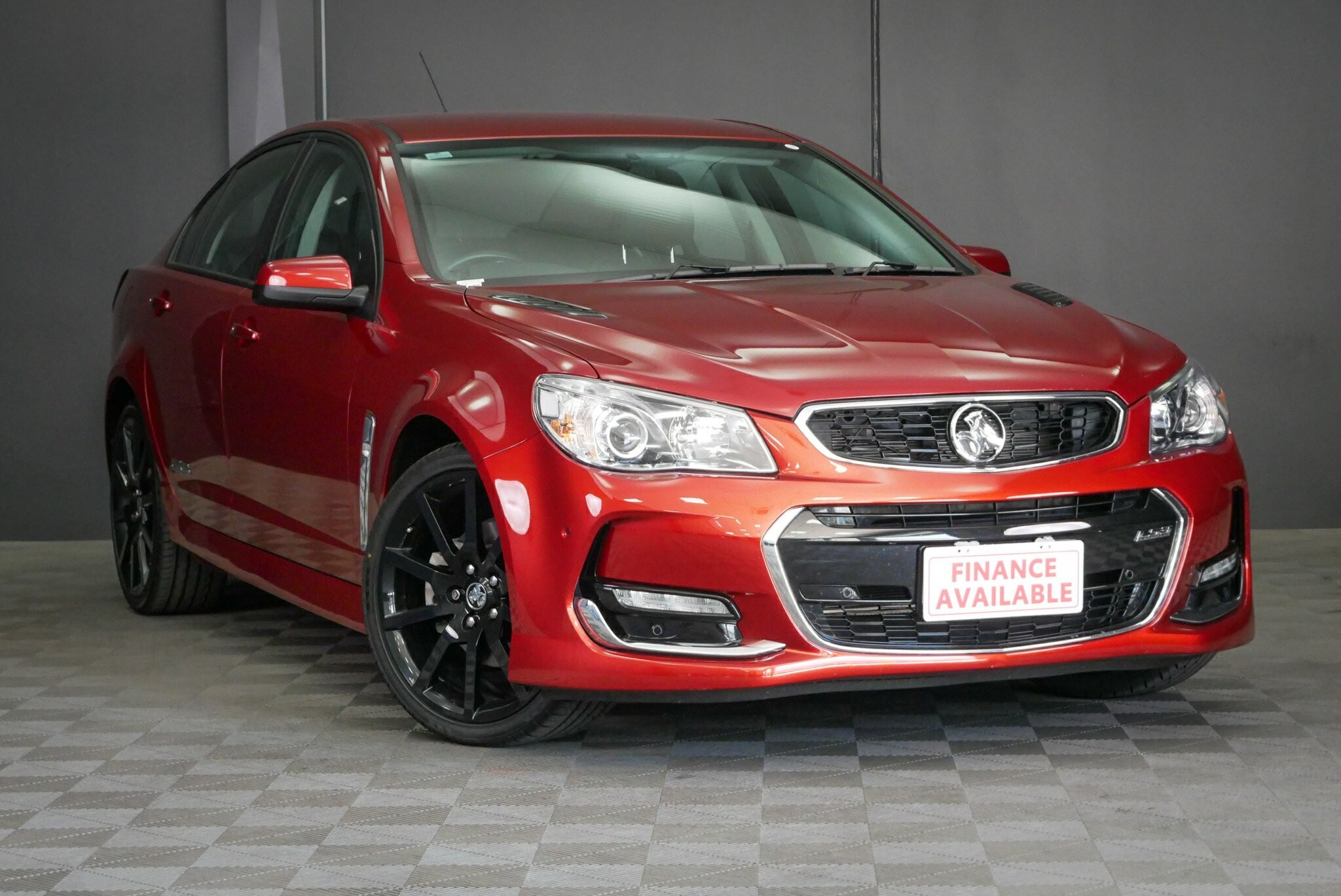 Holden Commodore image 1