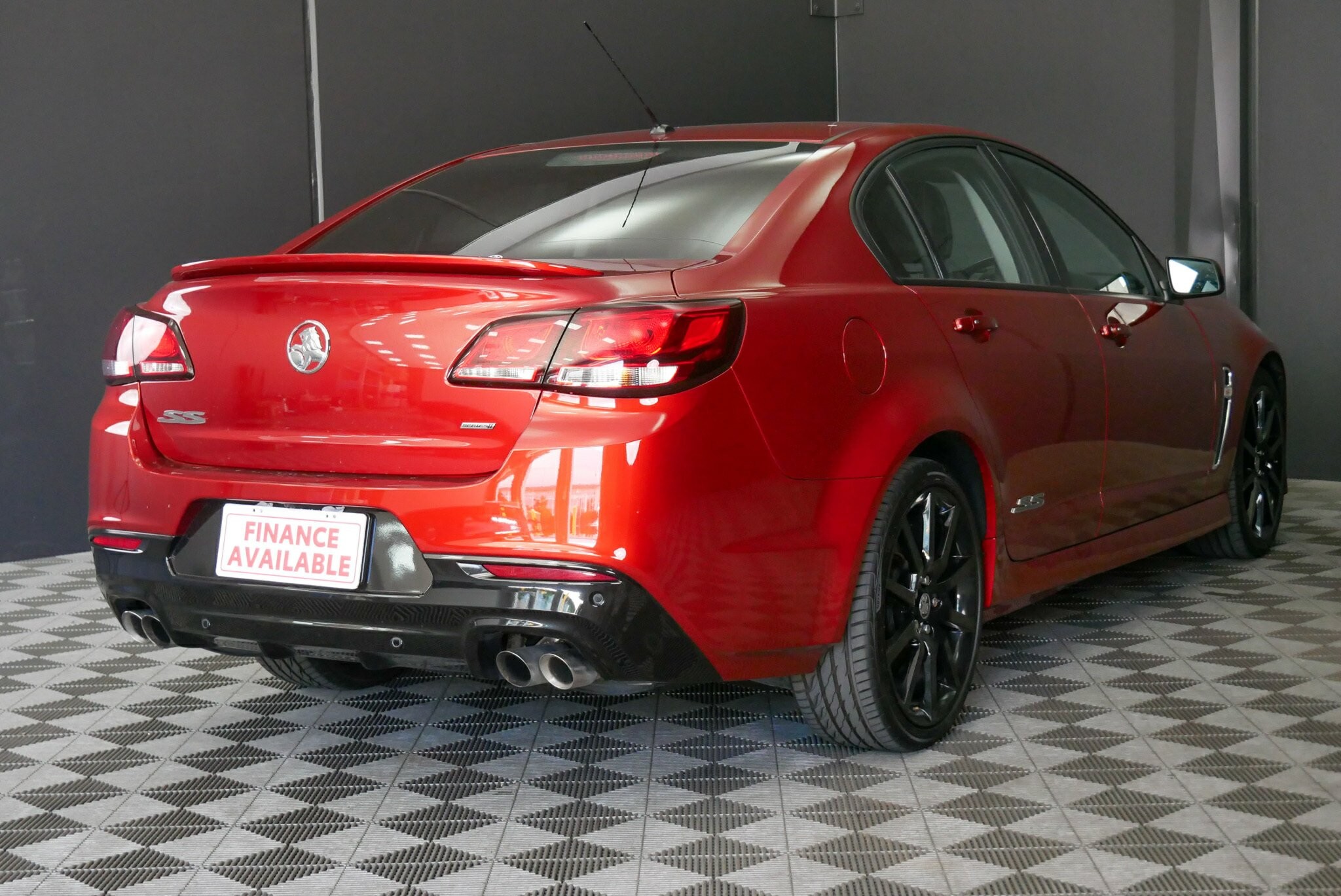 Holden Commodore image 4