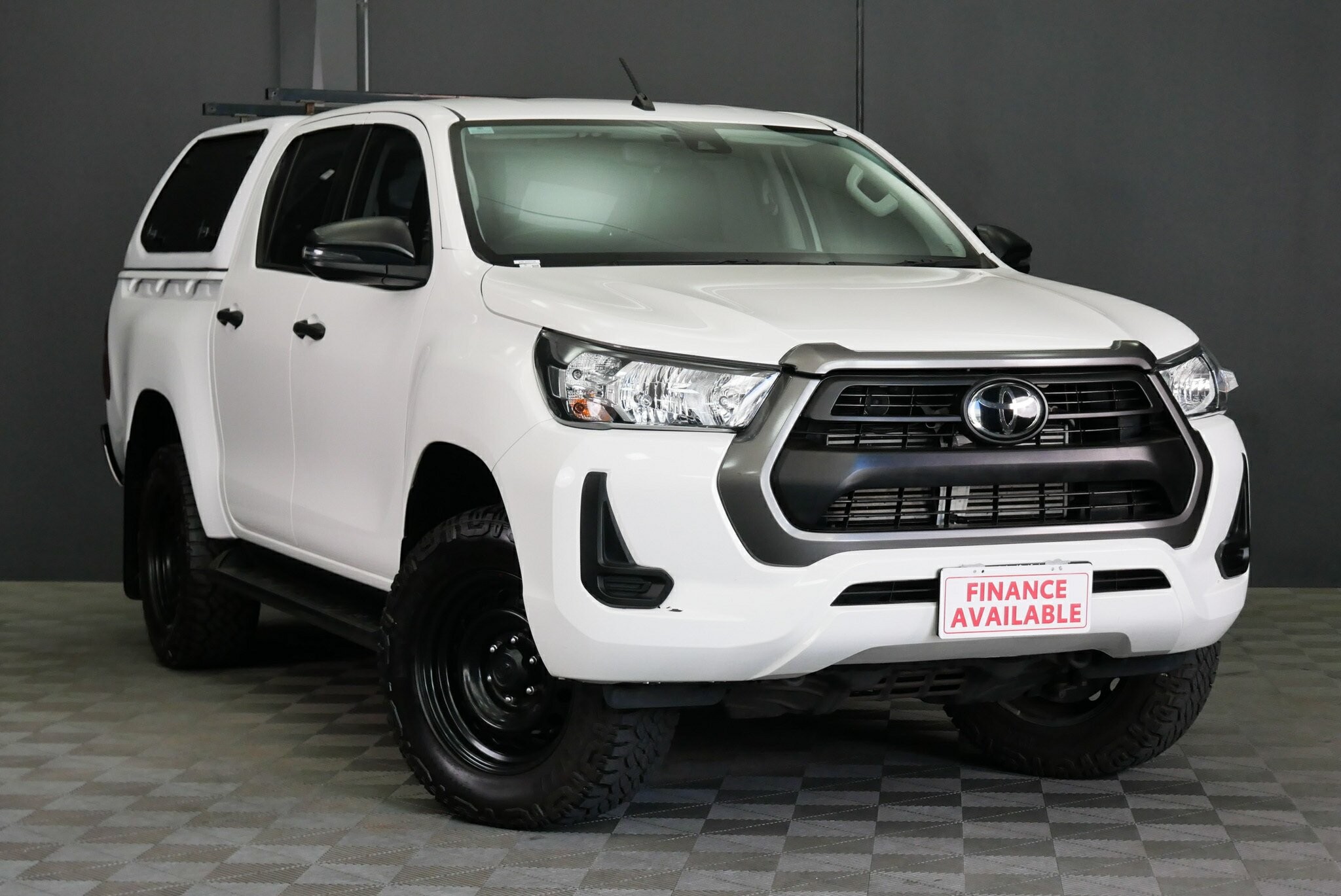 Toyota Hilux image 1