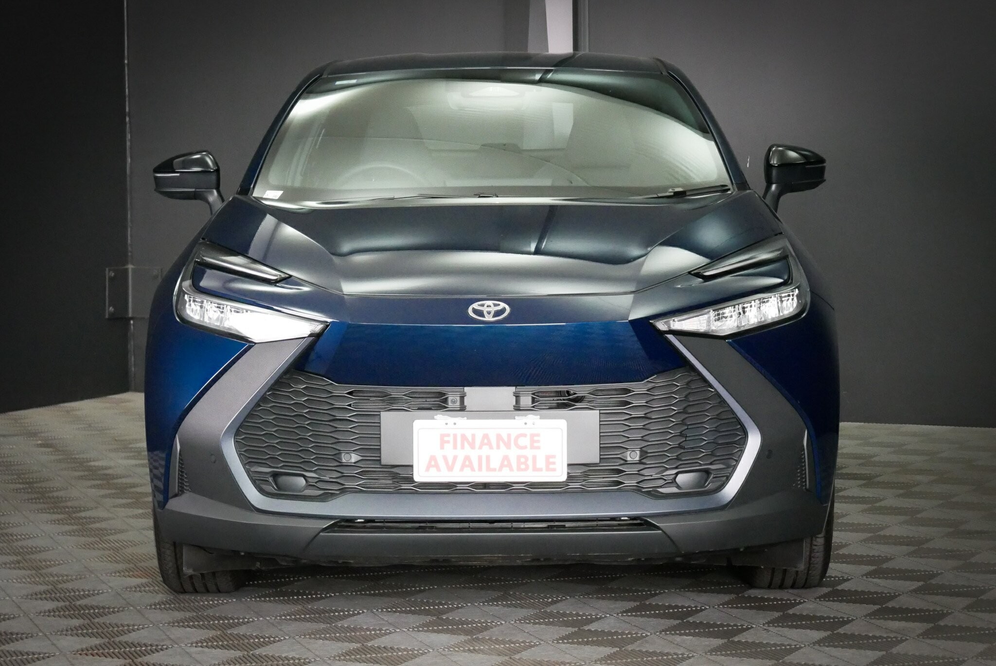 Toyota C-hr image 2