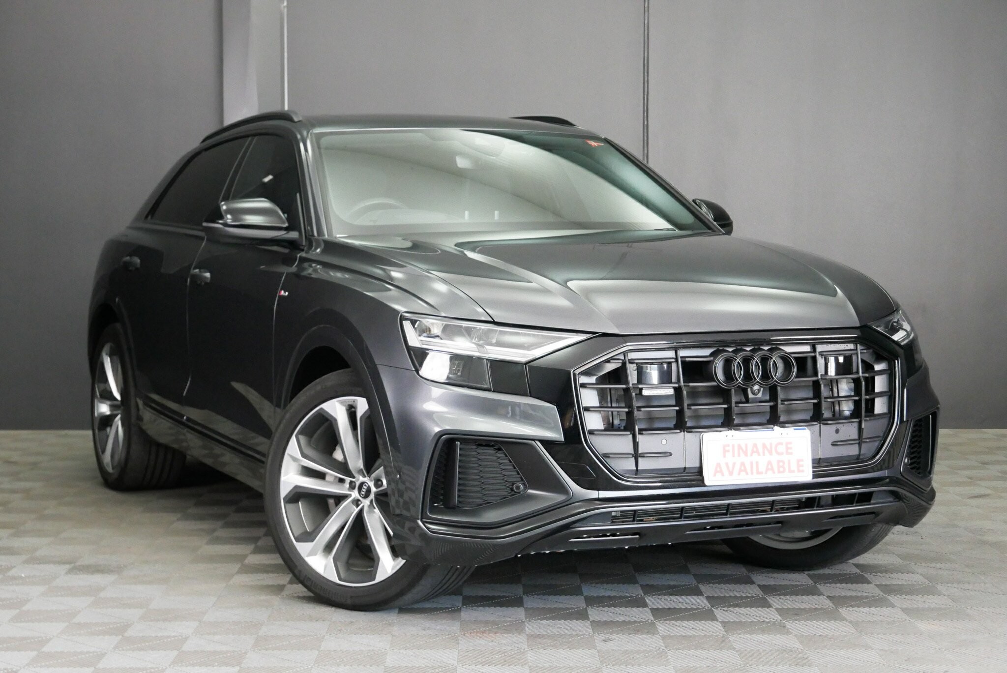 Audi Q8 image 1