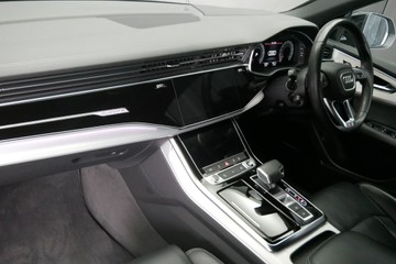 https://vehicle-cdn.autoleague.cloud/30640_U109944_17.jpg