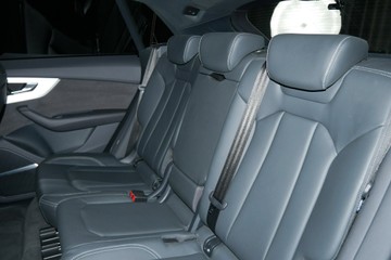 https://vehicle-cdn.autoleague.cloud/30640_U109944_19.jpg