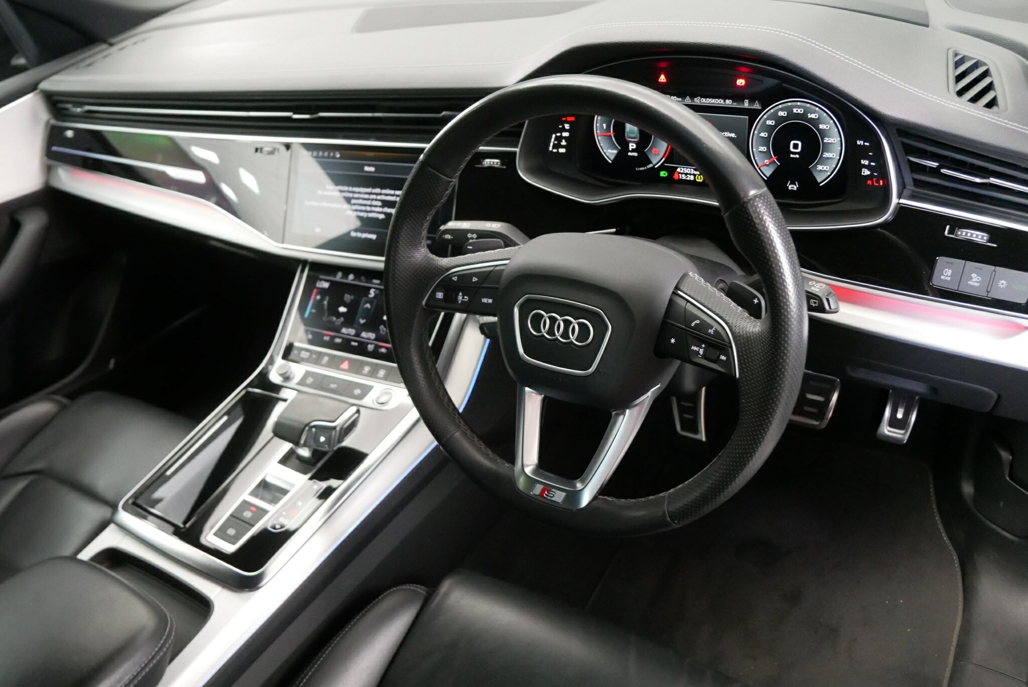 Audi Q8 image 4