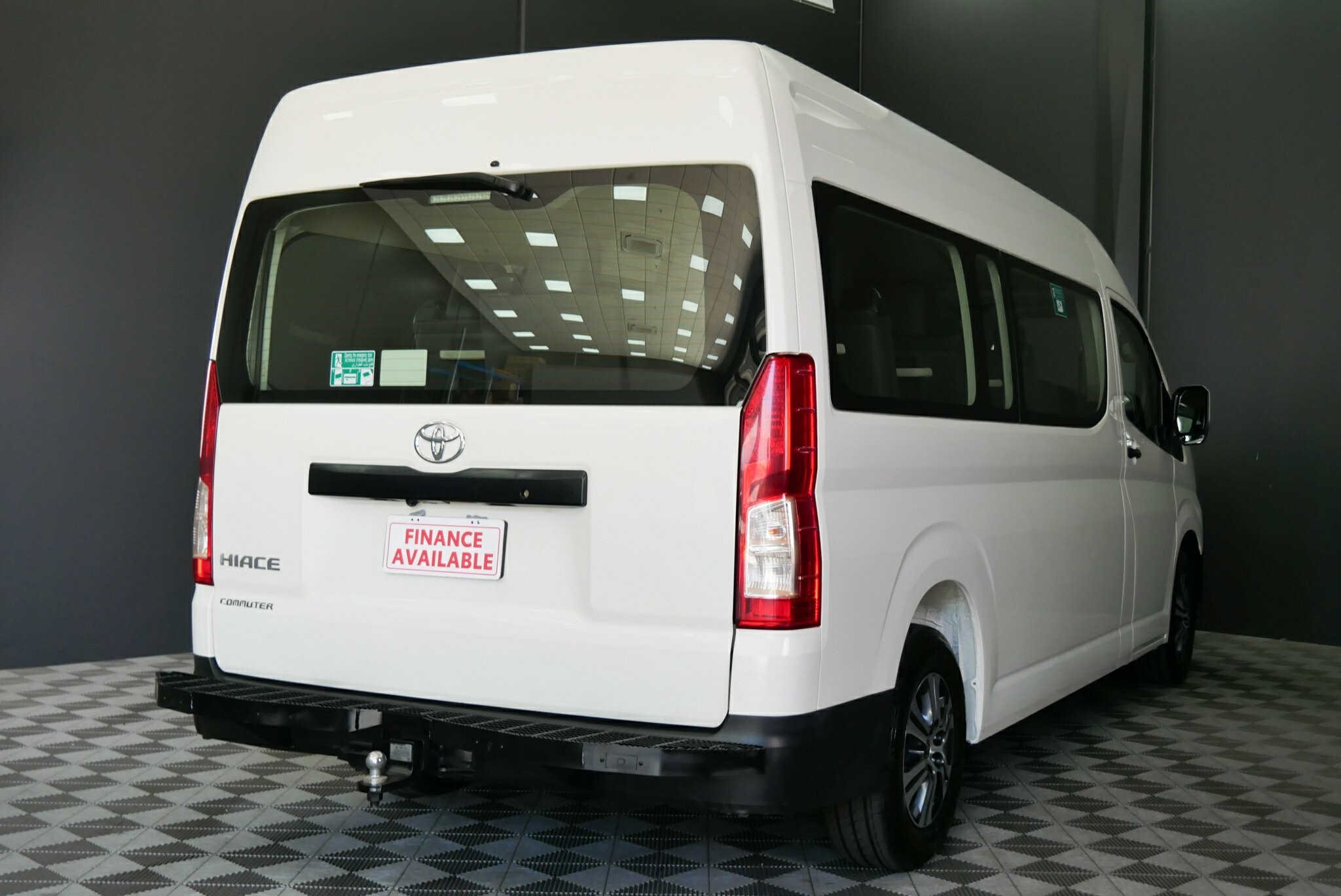 Toyota Hiace image 4