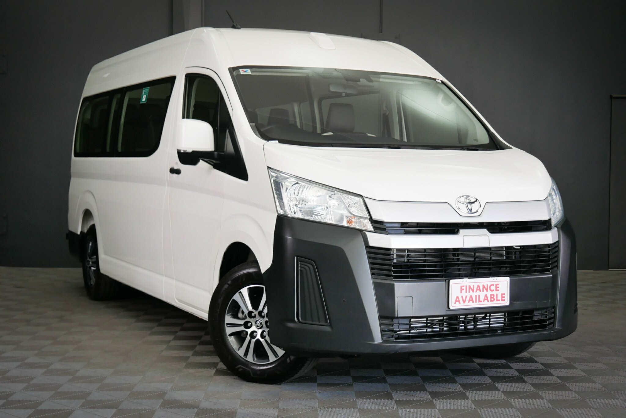 Toyota Hiace image 1