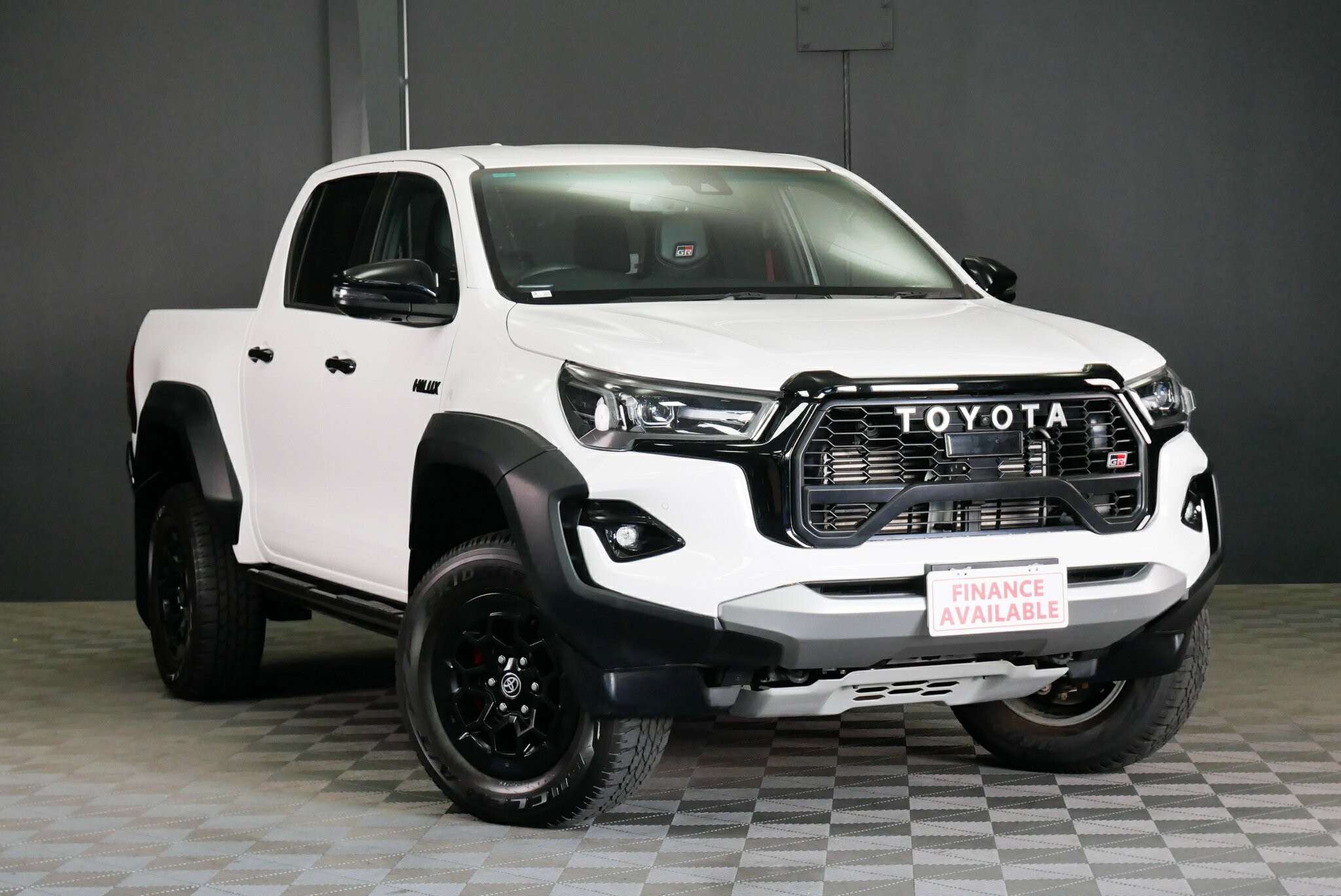 Toyota Hilux image 1
