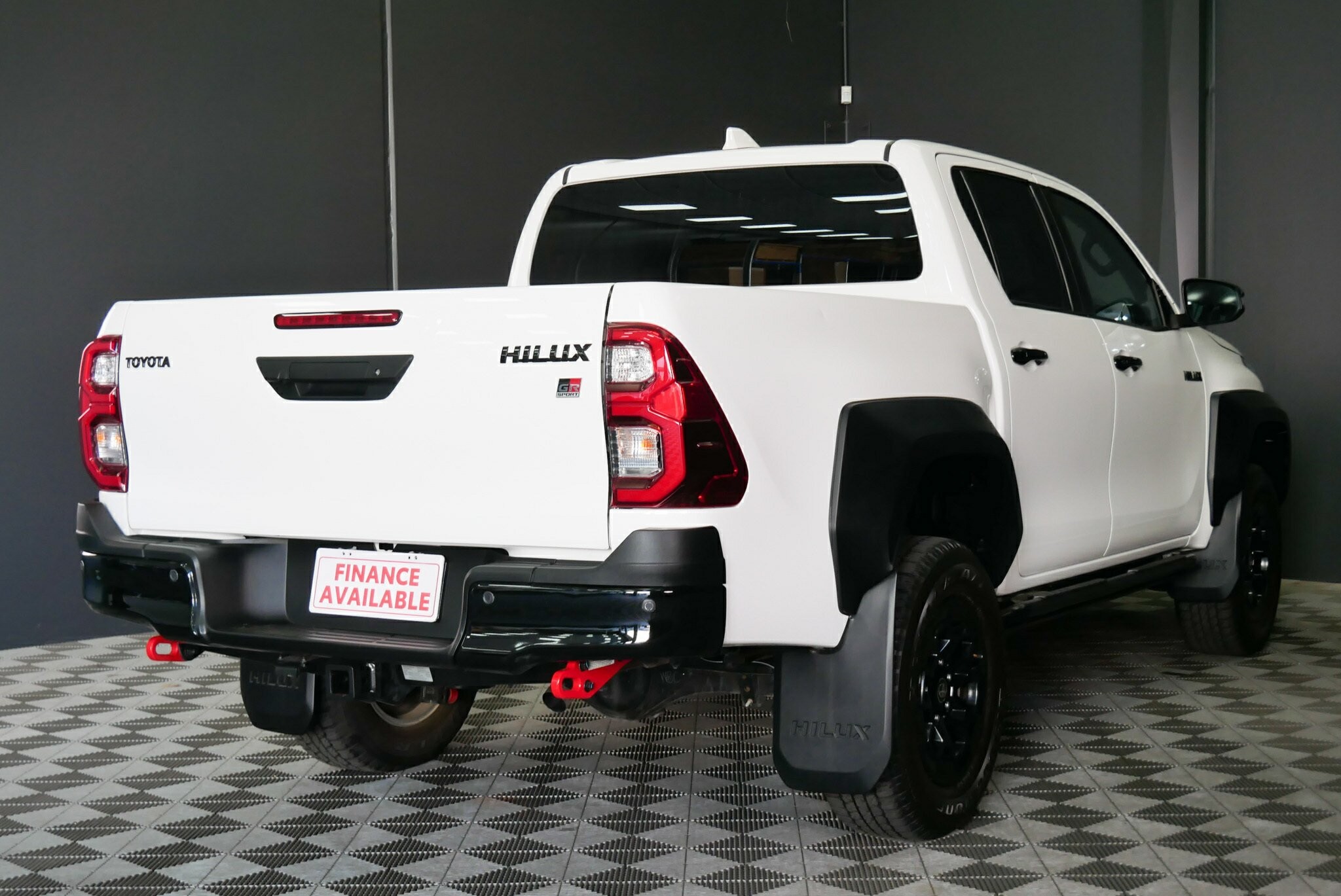 Toyota Hilux image 4