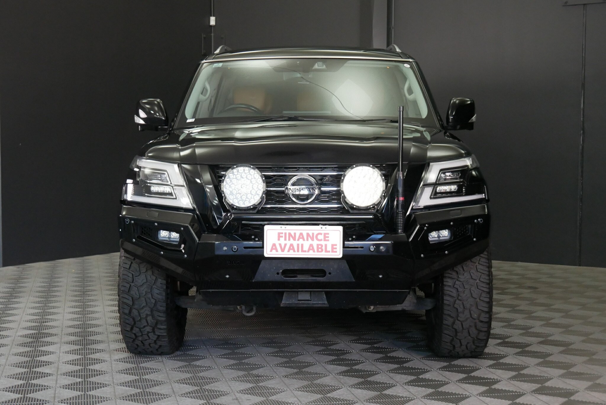 Nissan Patrol image 2