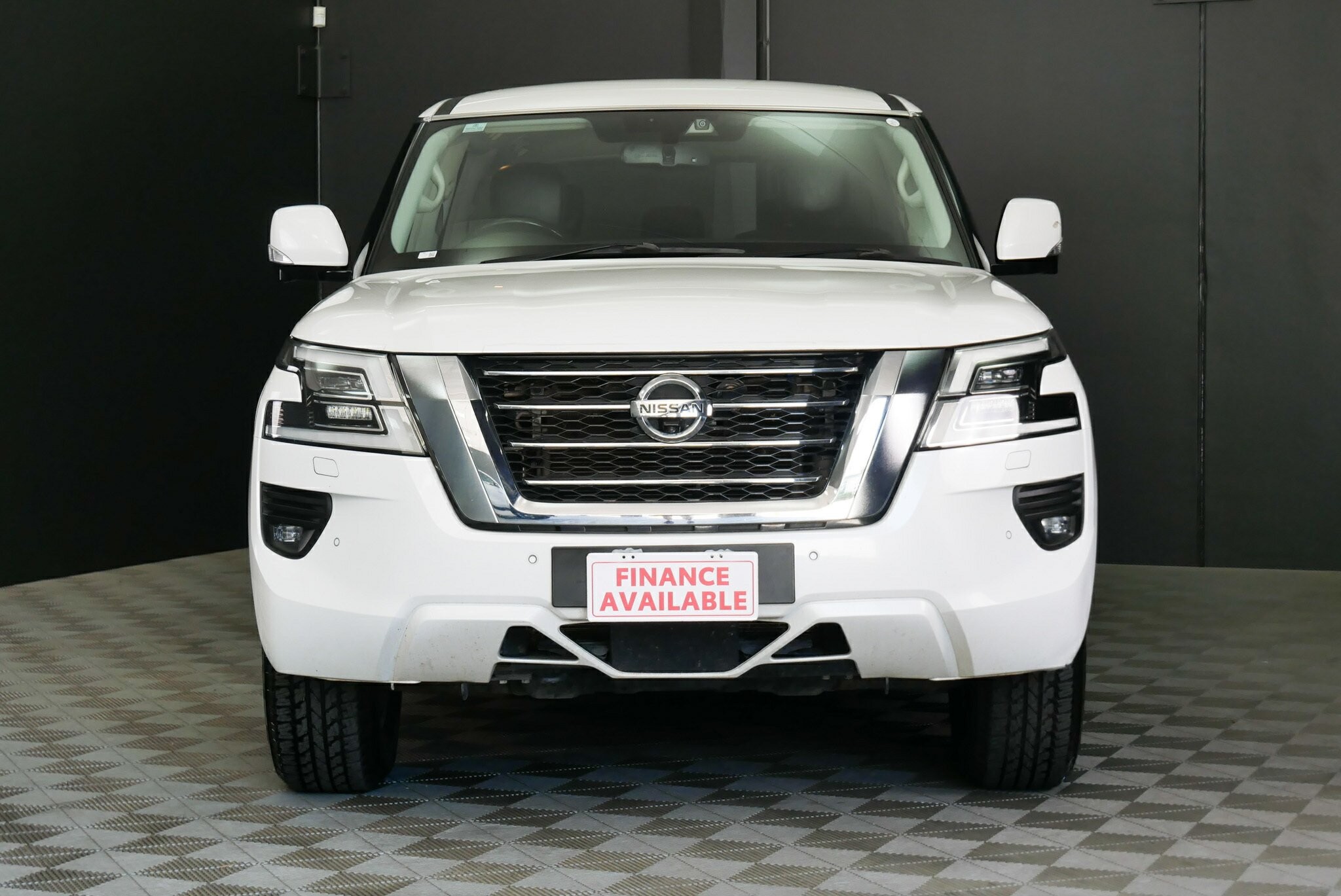 Nissan Patrol image 2