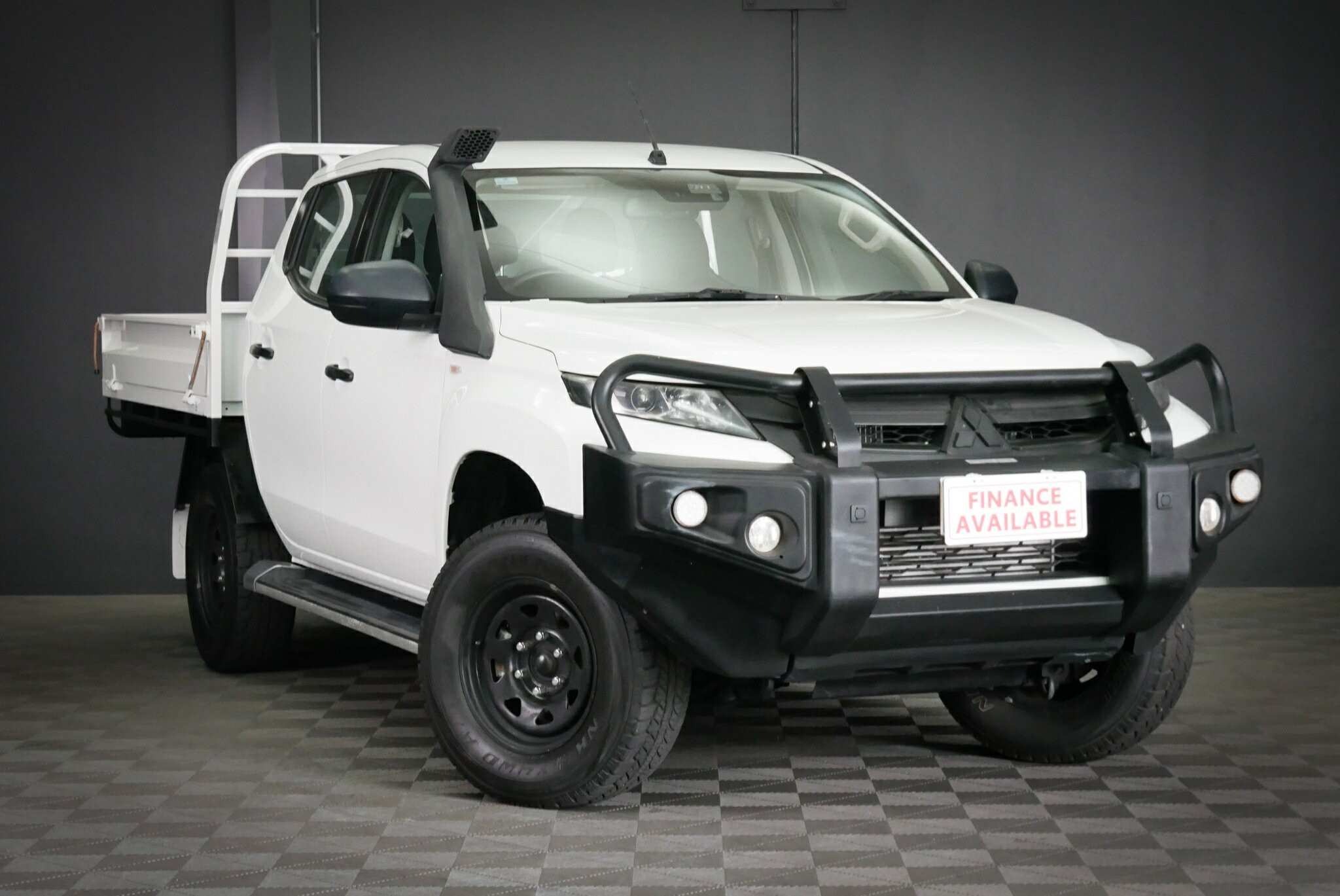 Mitsubishi Triton image 1