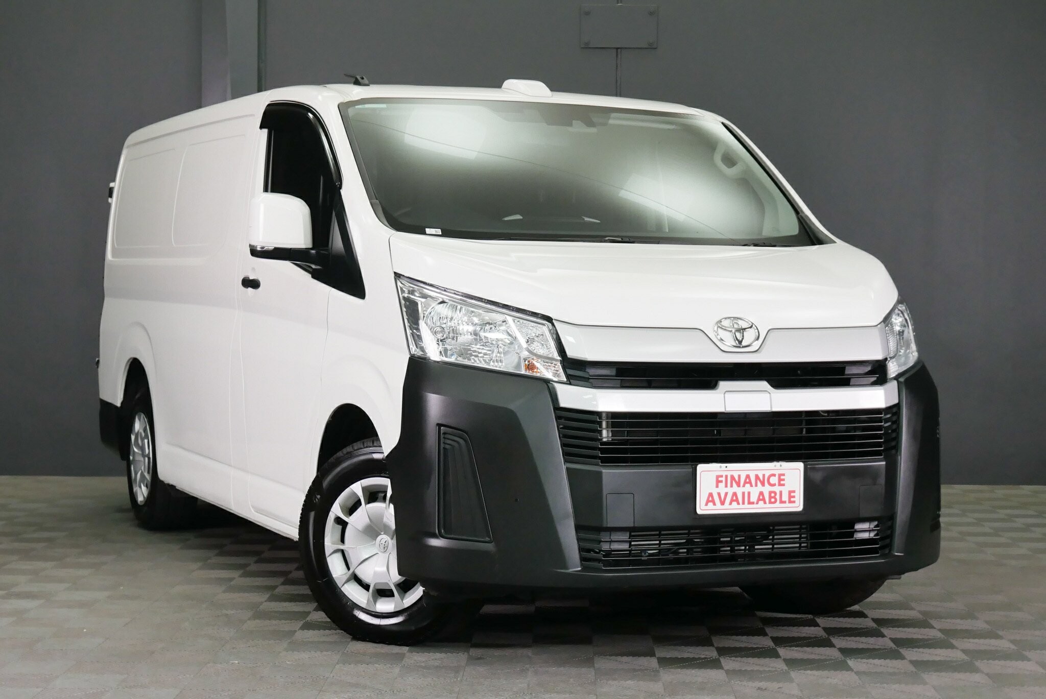 Toyota Hiace image 1