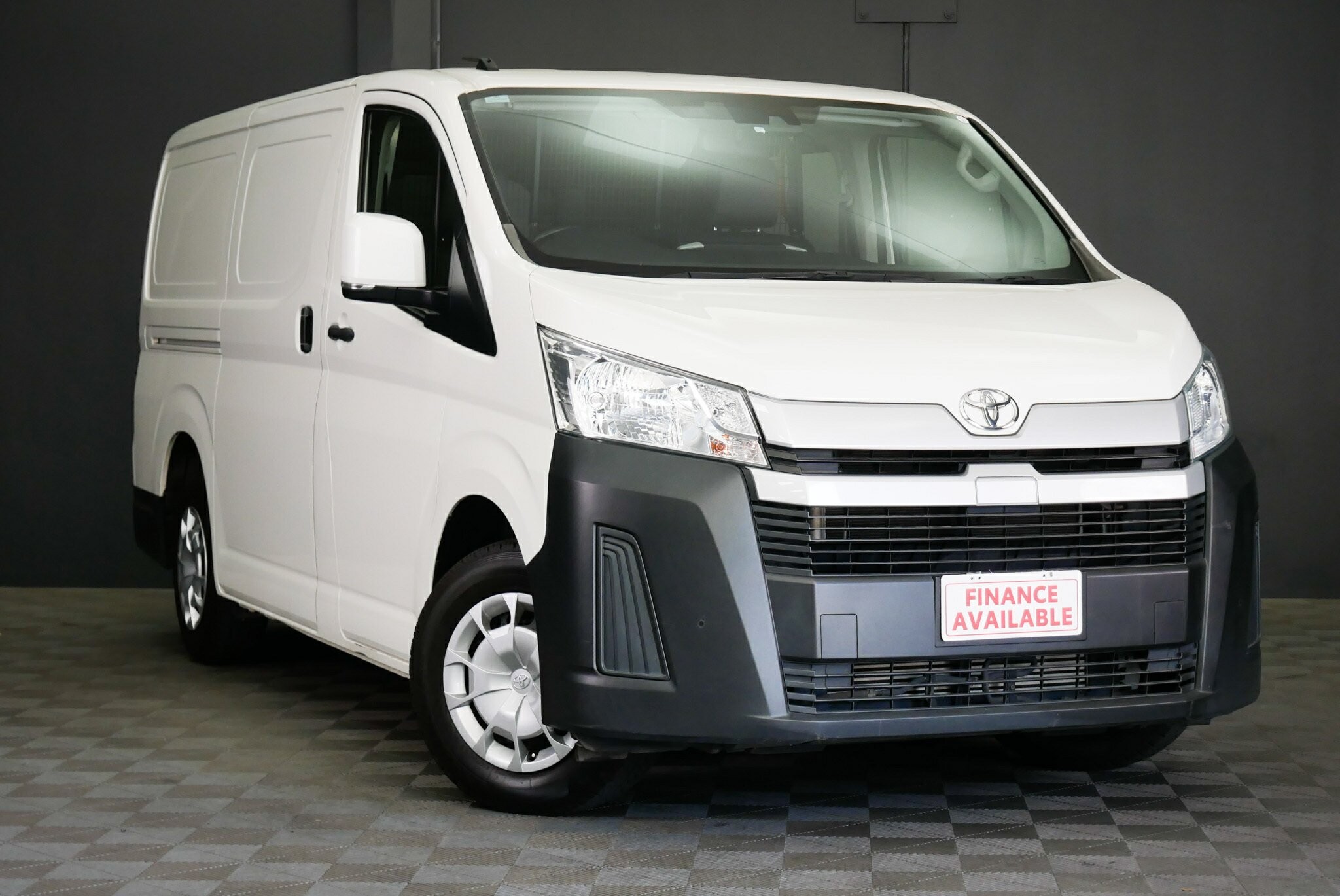 Toyota Hiace image 1