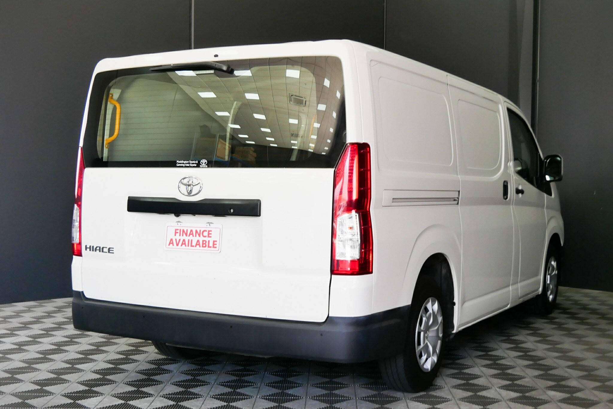 Toyota Hiace image 4