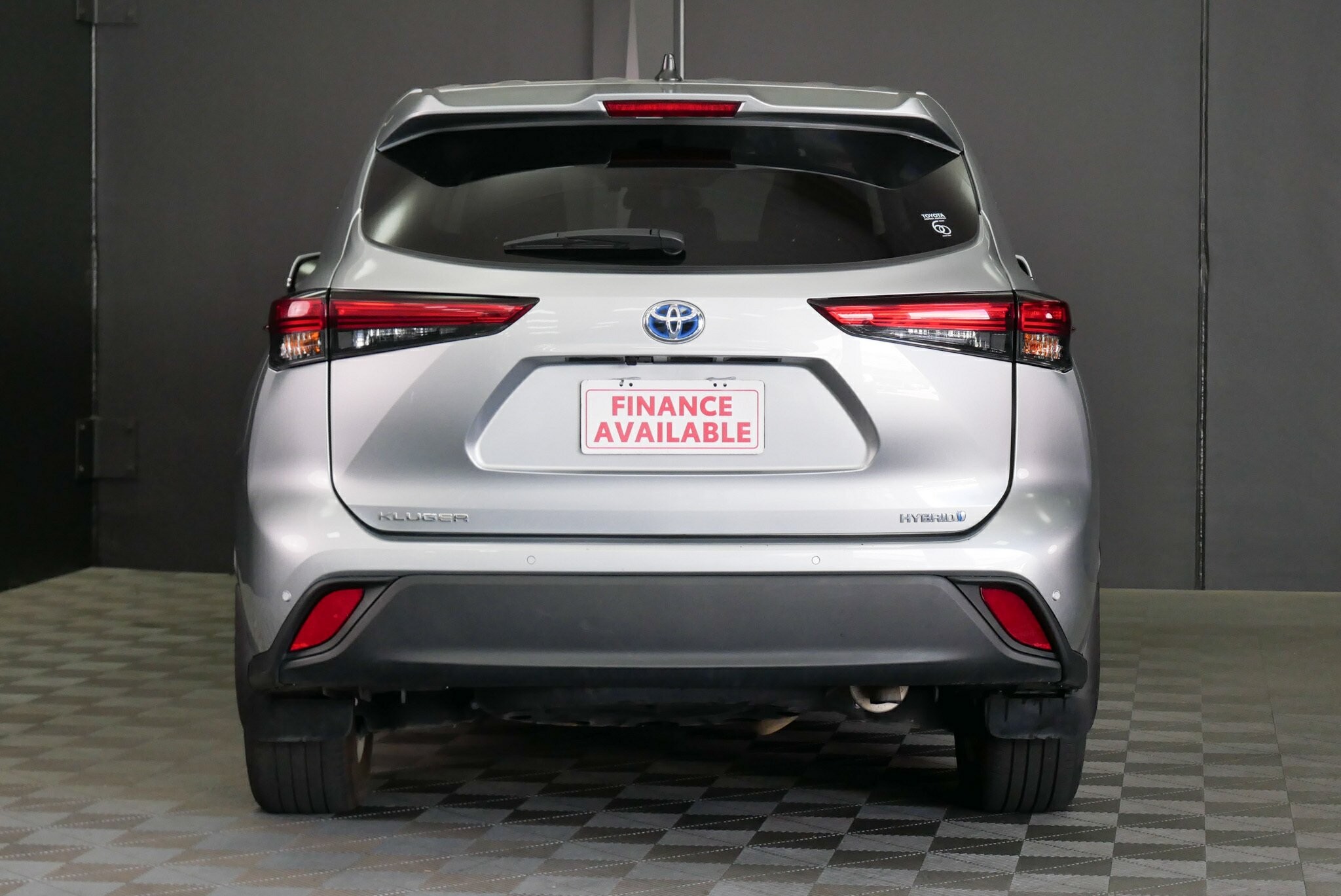 Toyota Kluger image 4