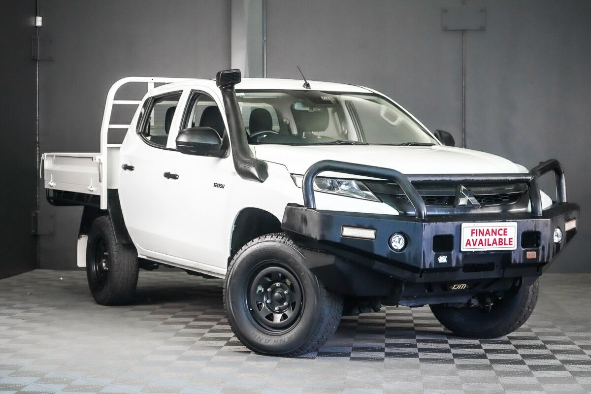 Mitsubishi Triton image 1