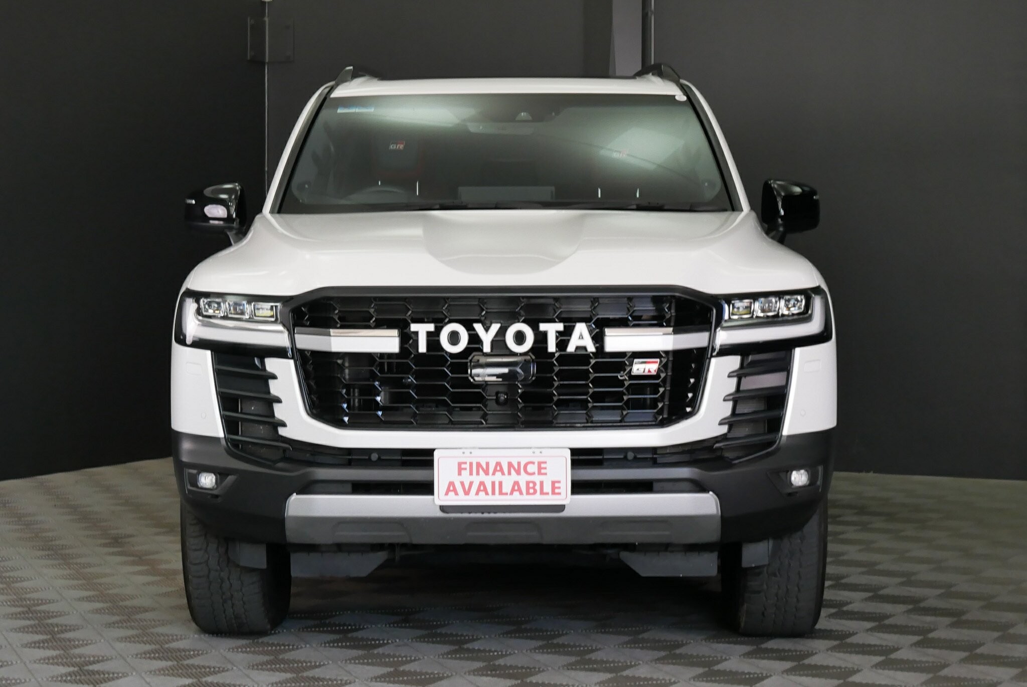 Toyota Landcruiser image 2