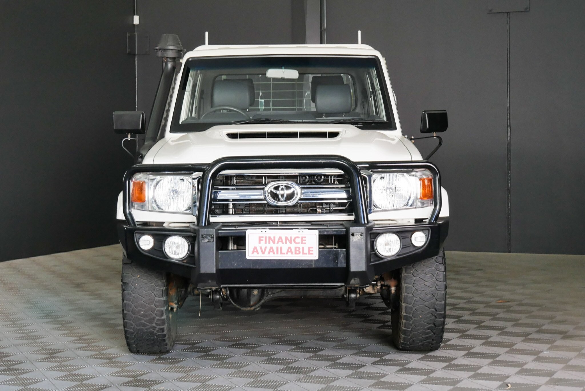 Toyota Landcruiser image 2