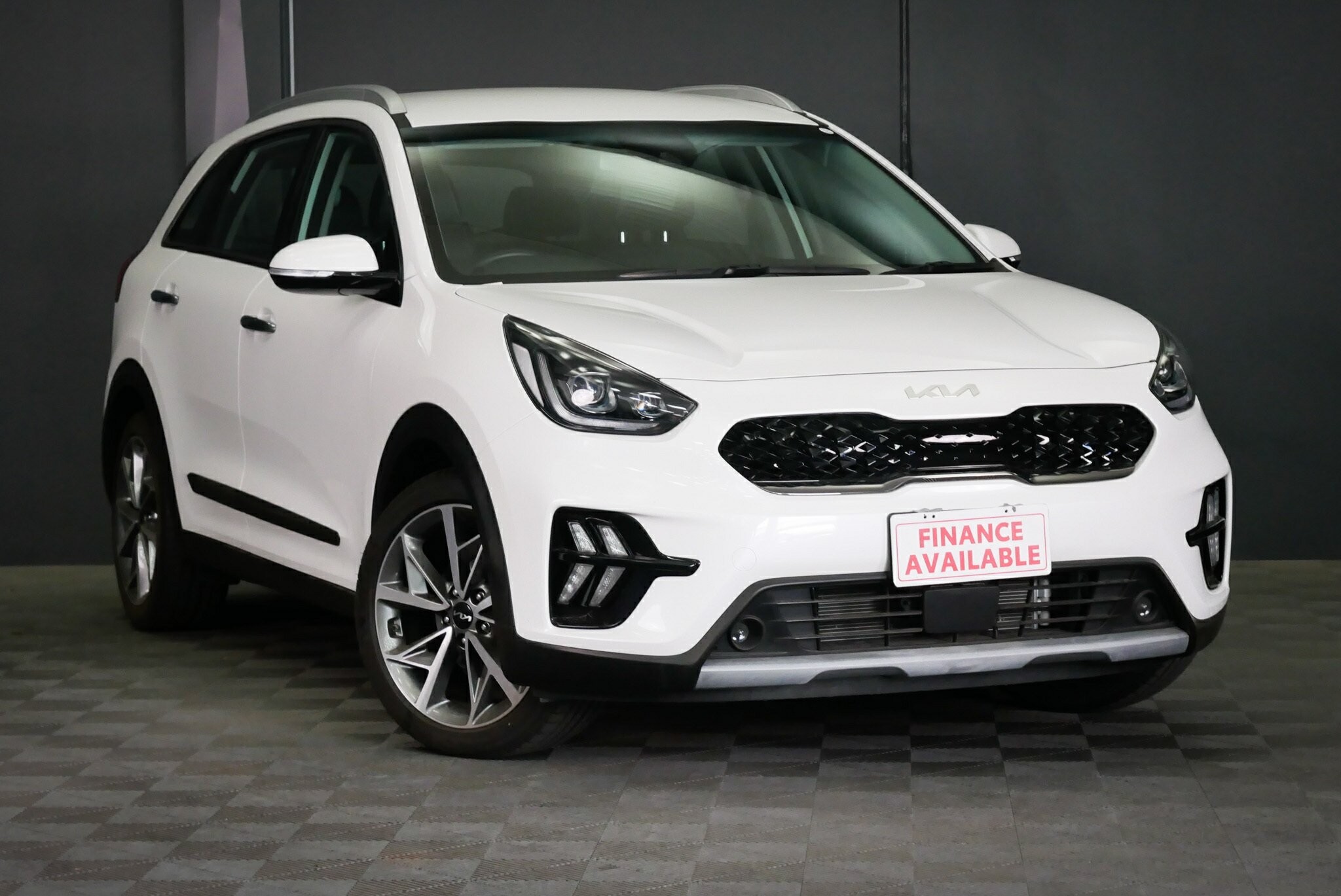 Kia Niro image 1