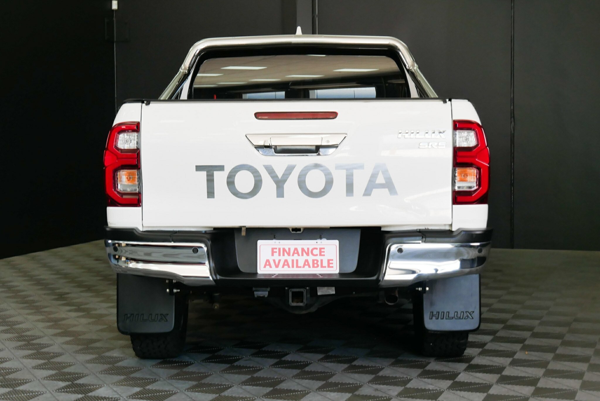 Toyota Hilux image 4