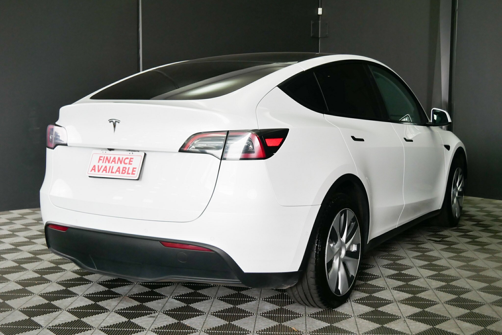 Tesla Model Y image 4