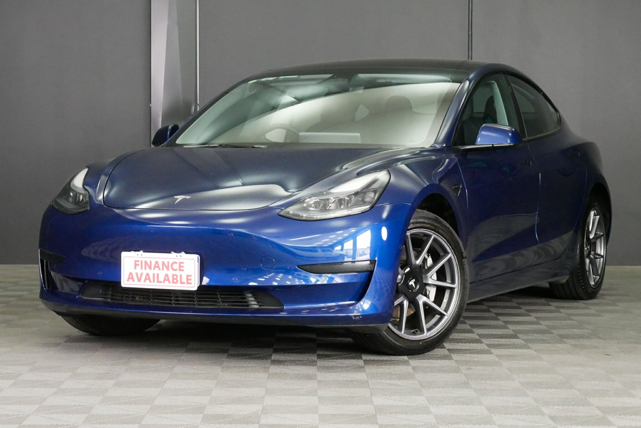 Tesla Model 3 image 3