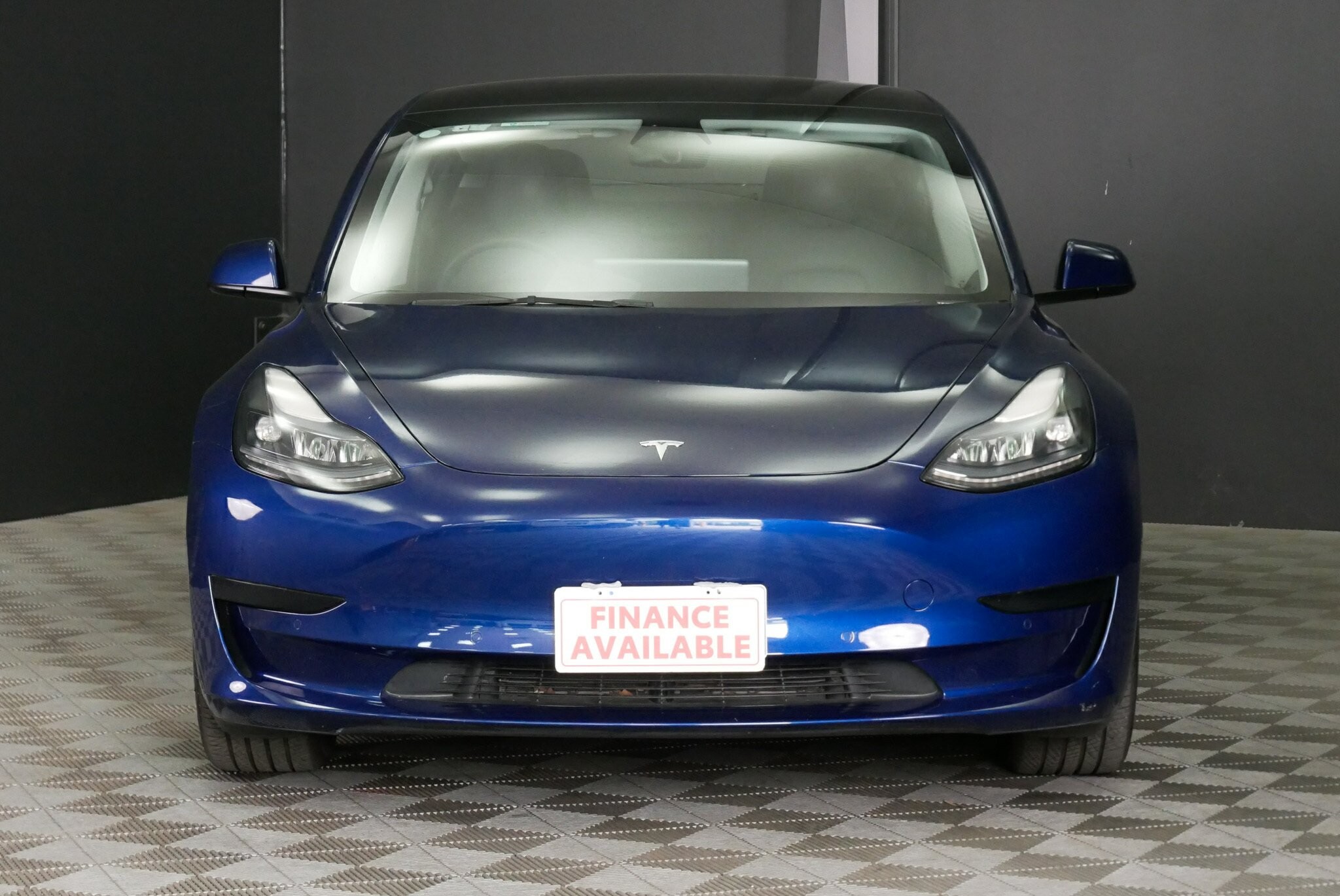 Tesla Model 3 image 2