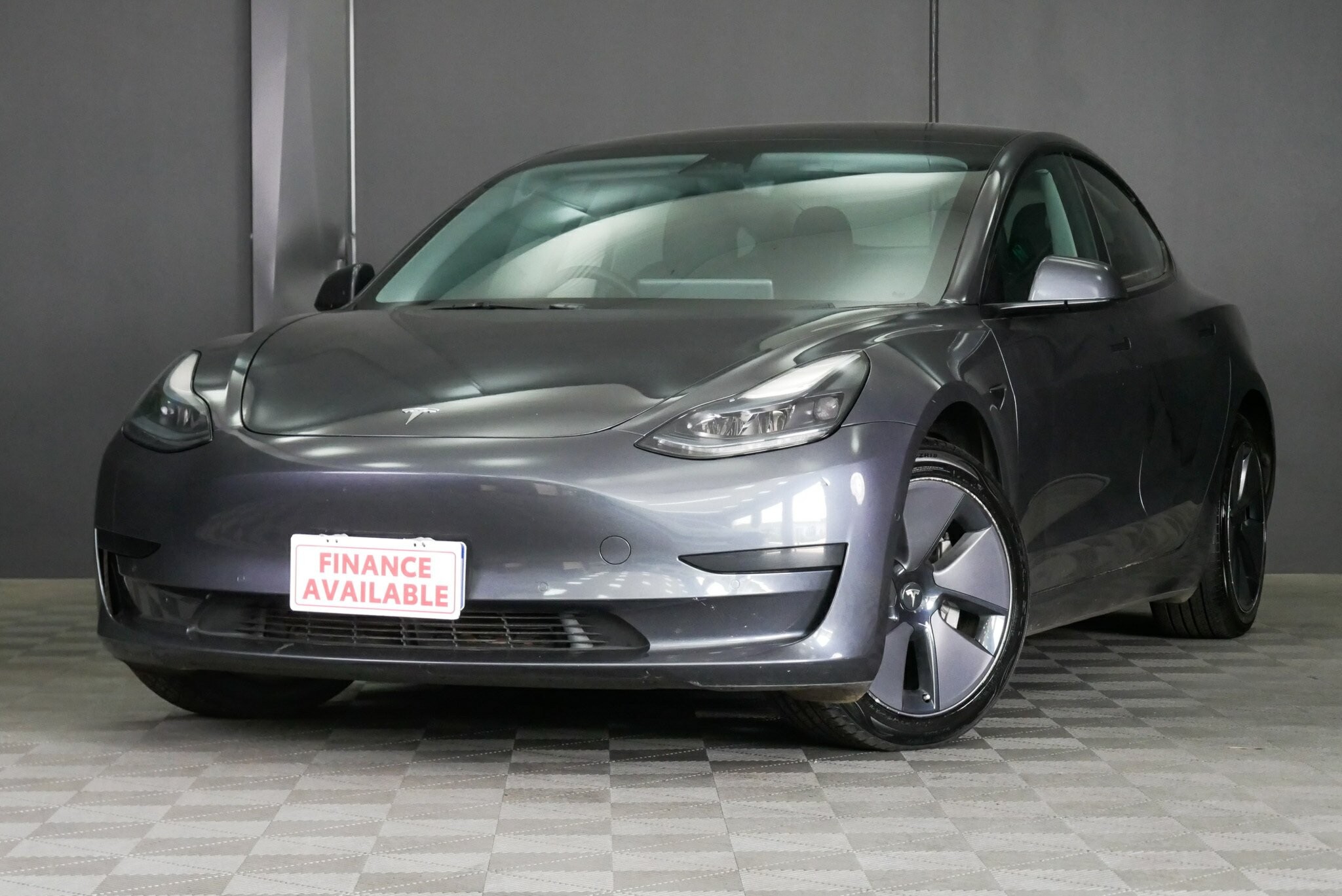 Tesla Model 3 image 3