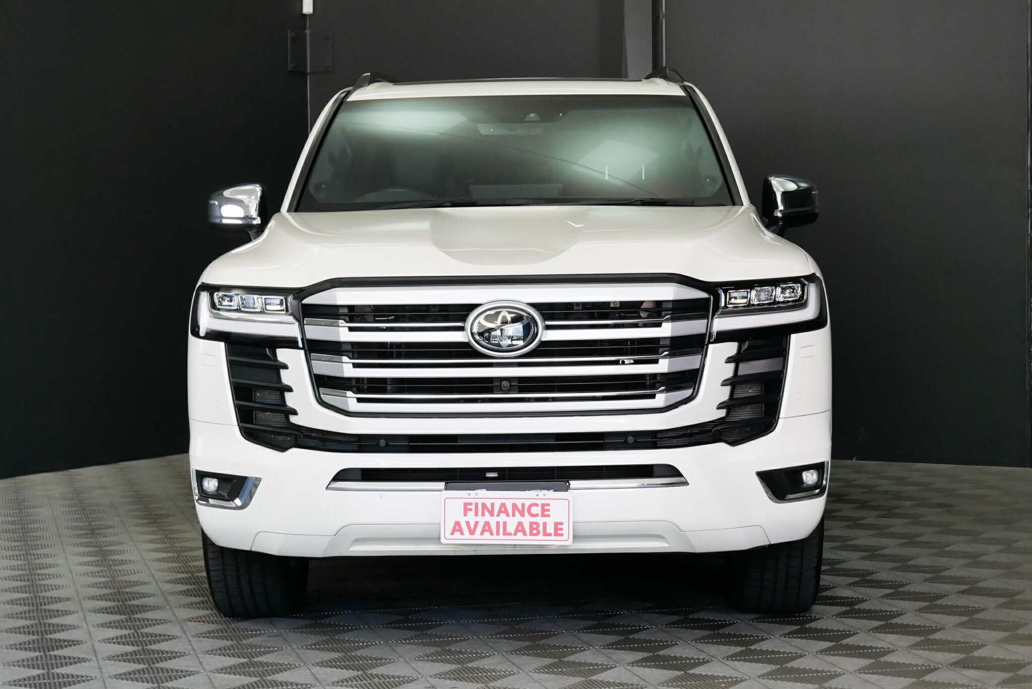 Toyota Landcruiser image 2