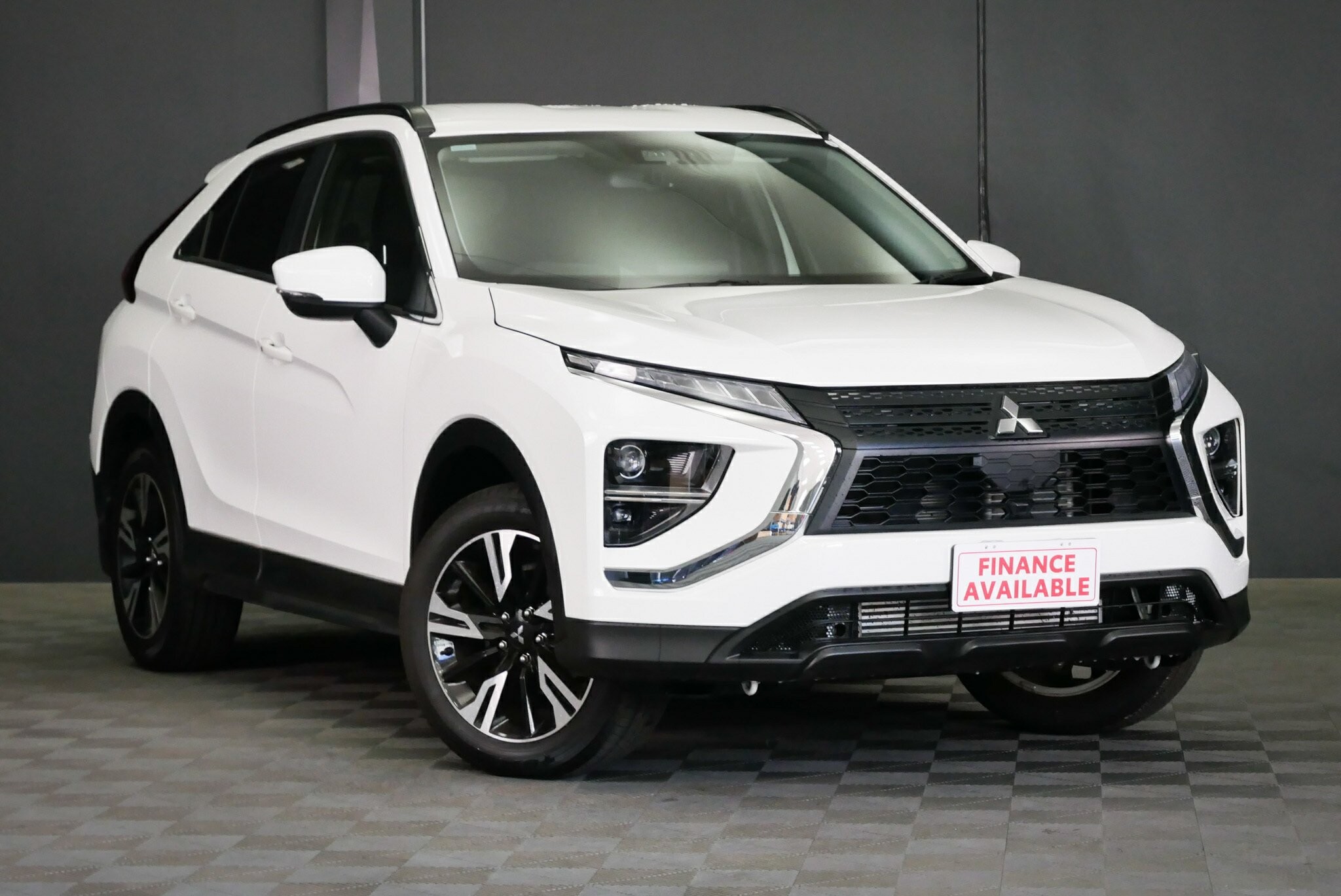 Mitsubishi Eclipse Cross image 1