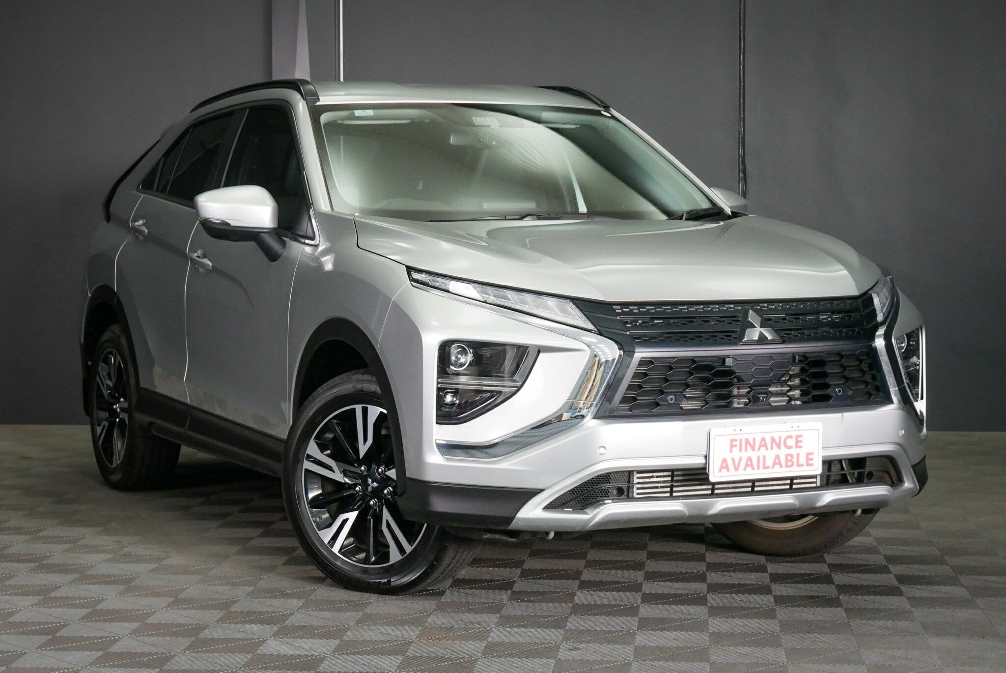 Mitsubishi Eclipse Cross image 1