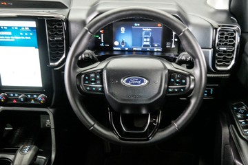 https://vehicle-cdn.autoleague.cloud/30640_U110188_10.jpg