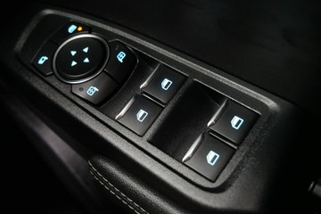 https://vehicle-cdn.autoleague.cloud/30640_U110188_18.jpg