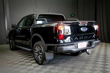 https://vehicle-cdn.autoleague.cloud/30640_U110188_5.jpg