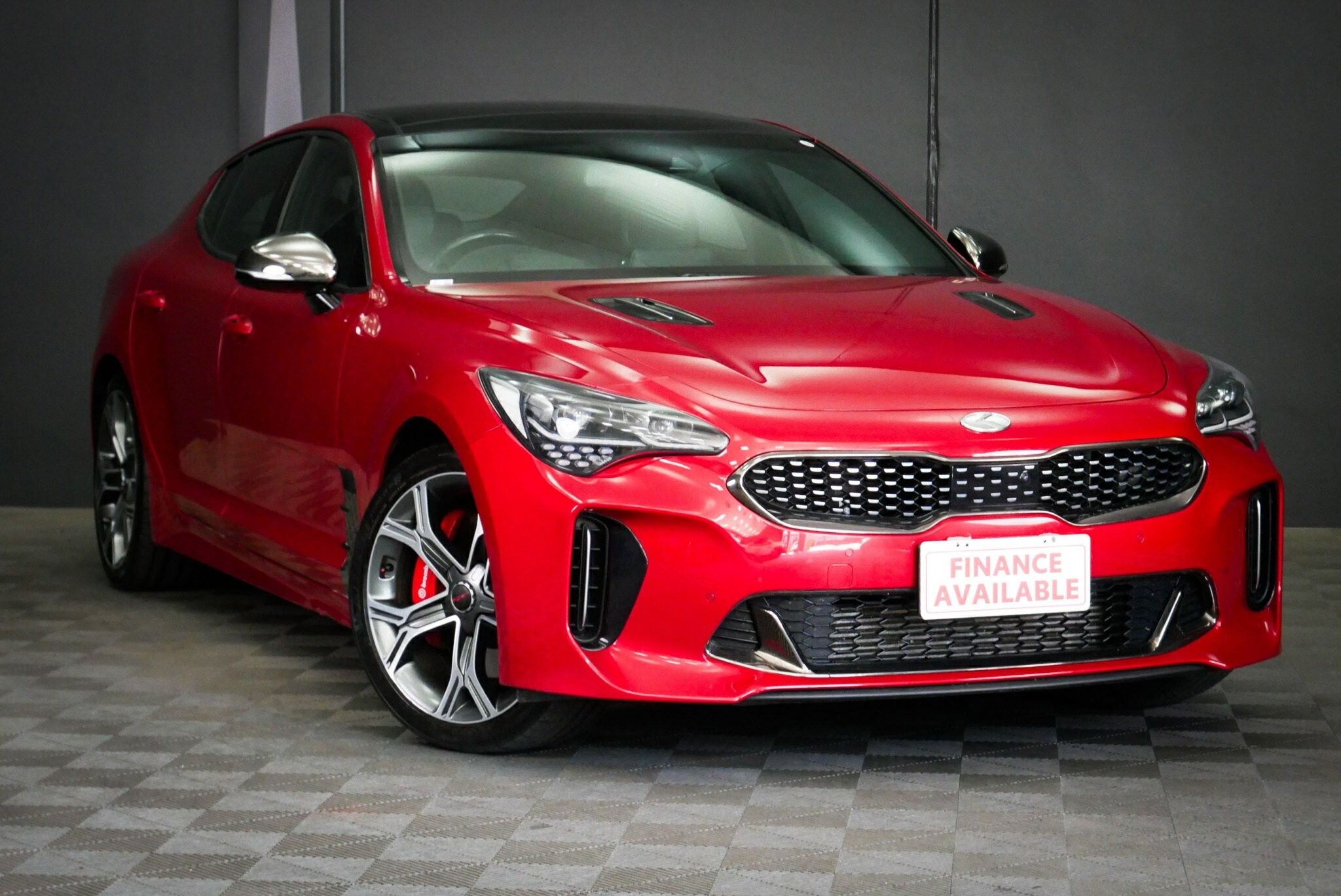 Kia Stinger image 1