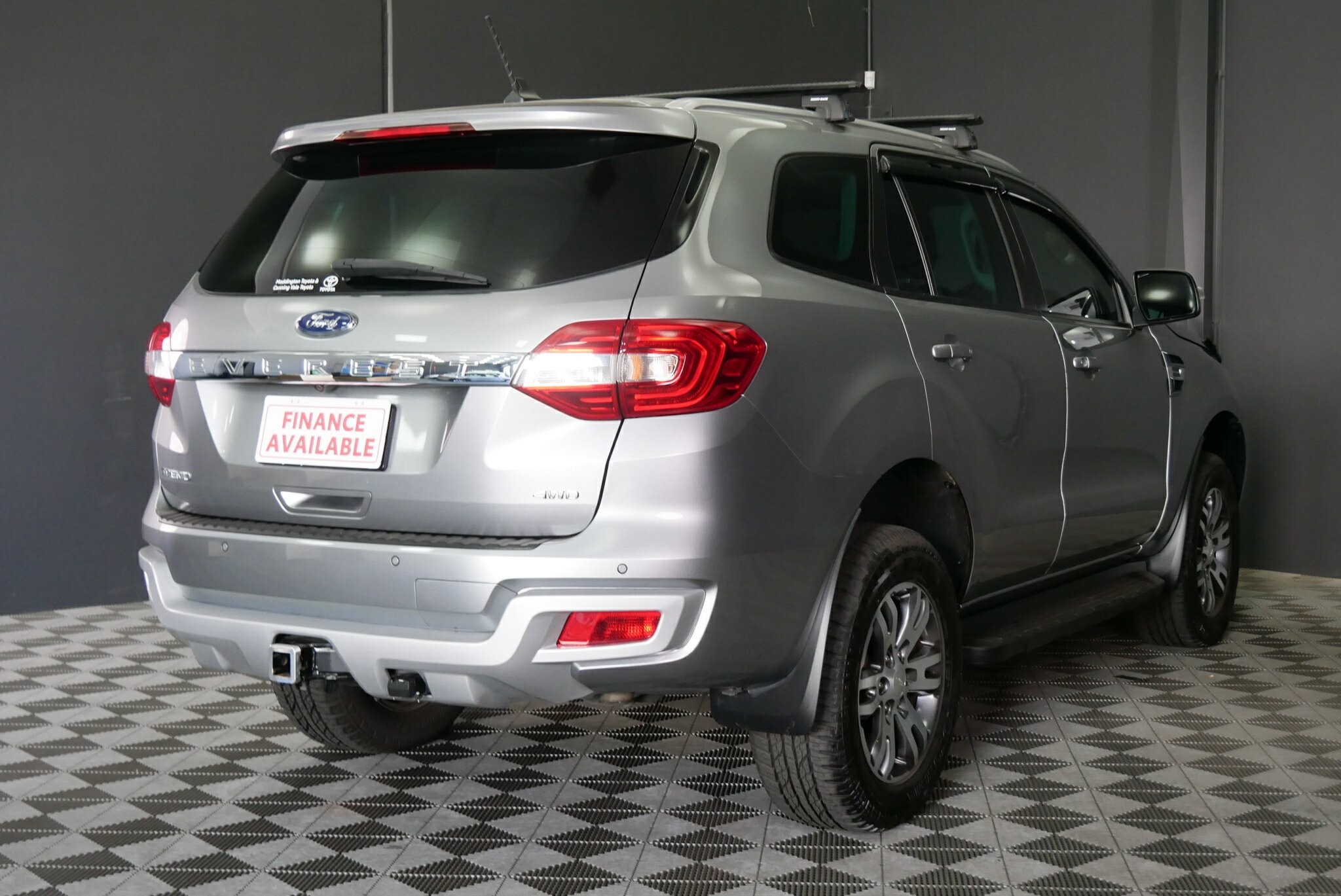 Ford Everest image 4