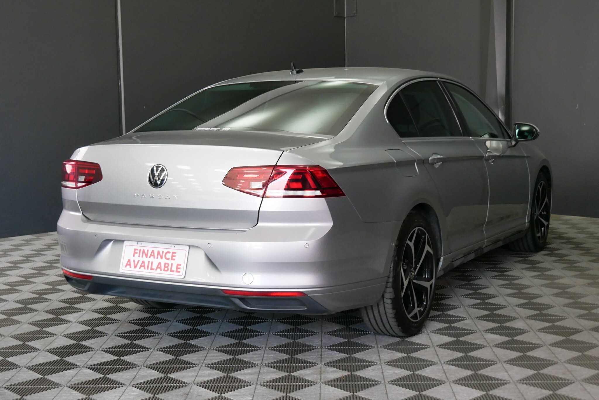 Volkswagen Passat image 4