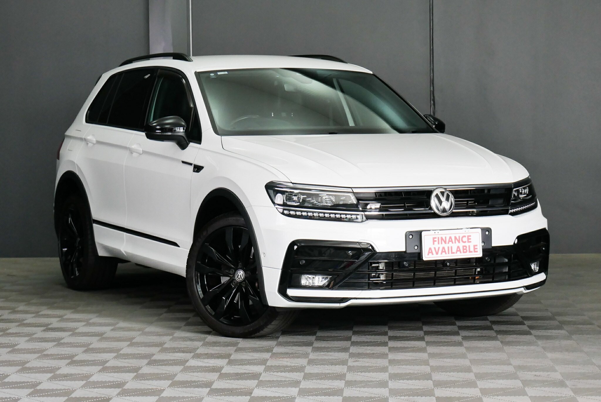 Volkswagen Tiguan image 1